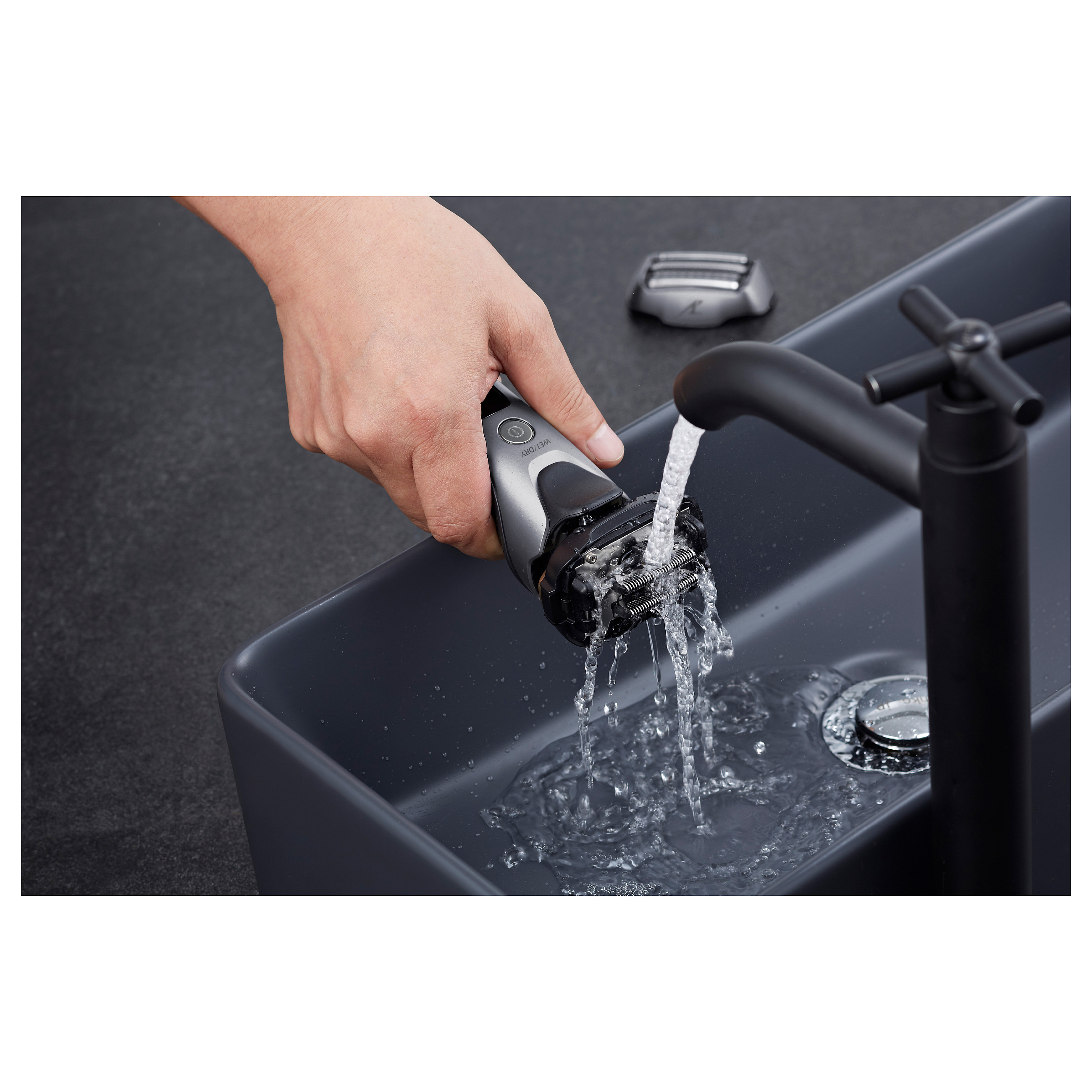 Makinë e rrojës elektrike Panasonic ES-LV69-S803 / Wet & Dry / 5 Tehe / 14.000 CPM / Multi-Flex 16 Drejtime / Beard Sensor / 50 min - Argjend/Zezë 7