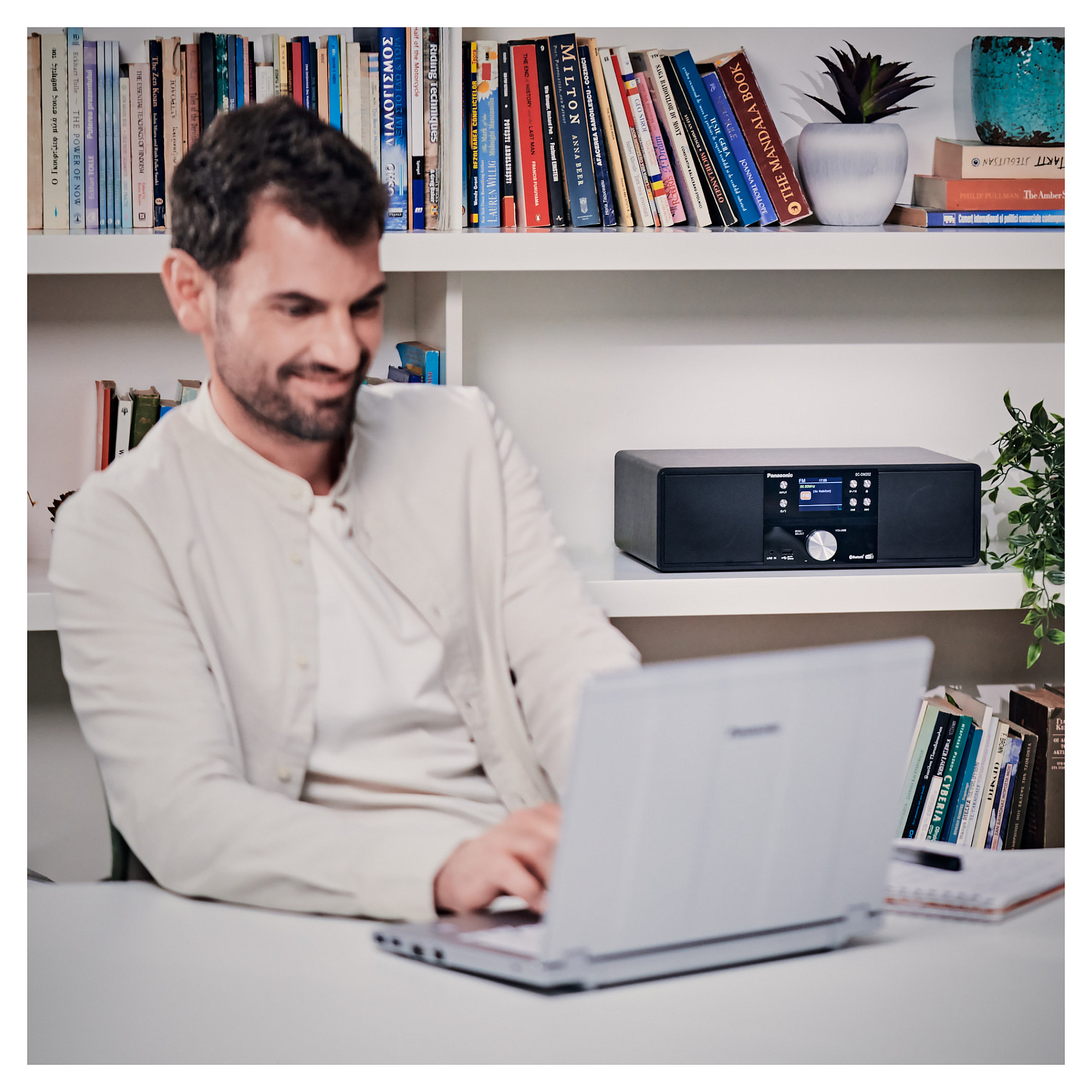 Sistem audio Panasonic SC-DM202EG-K, CD, DAB+ dhe FM, Bluetooth, 24 W - Zezë 6