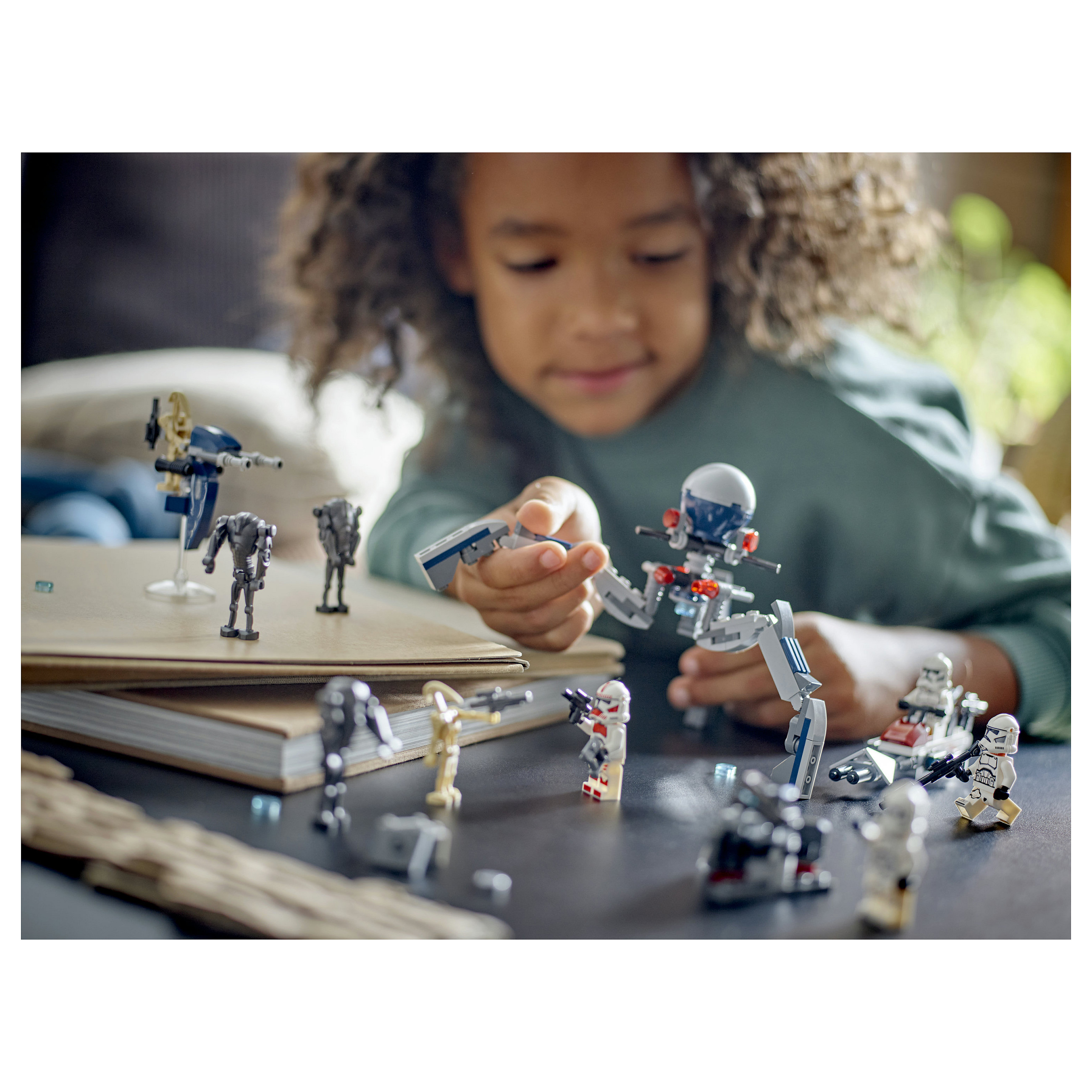 LEGO Star Wars Clone Trooper & Battle Droid Battle Pack 75372 thumbnail 5