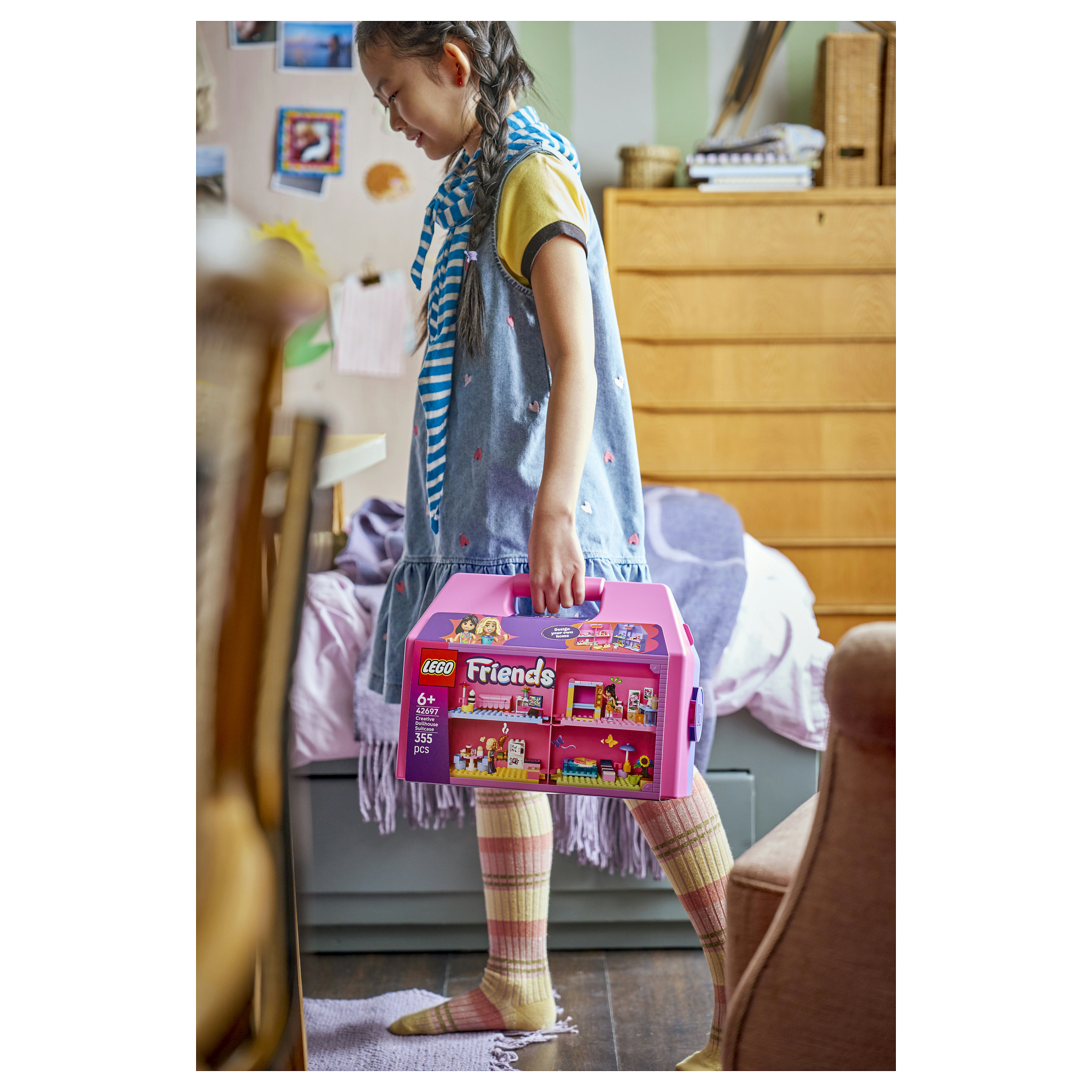 LEGO Friends Creative Dollhouse Suitcase 42697 thumbnail 3