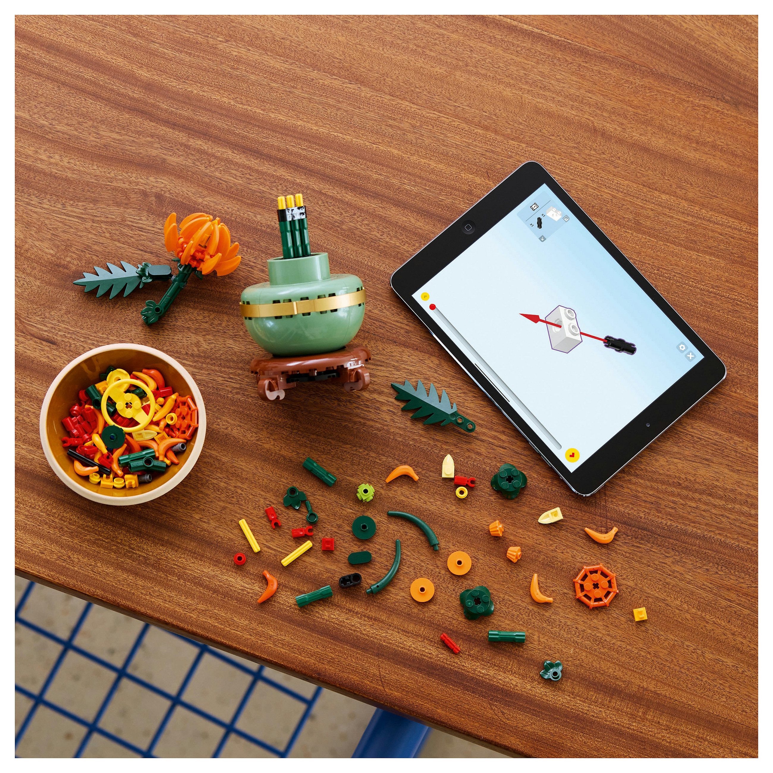 LEGO Icons Chrysanthemum 10368 thumbnail 6