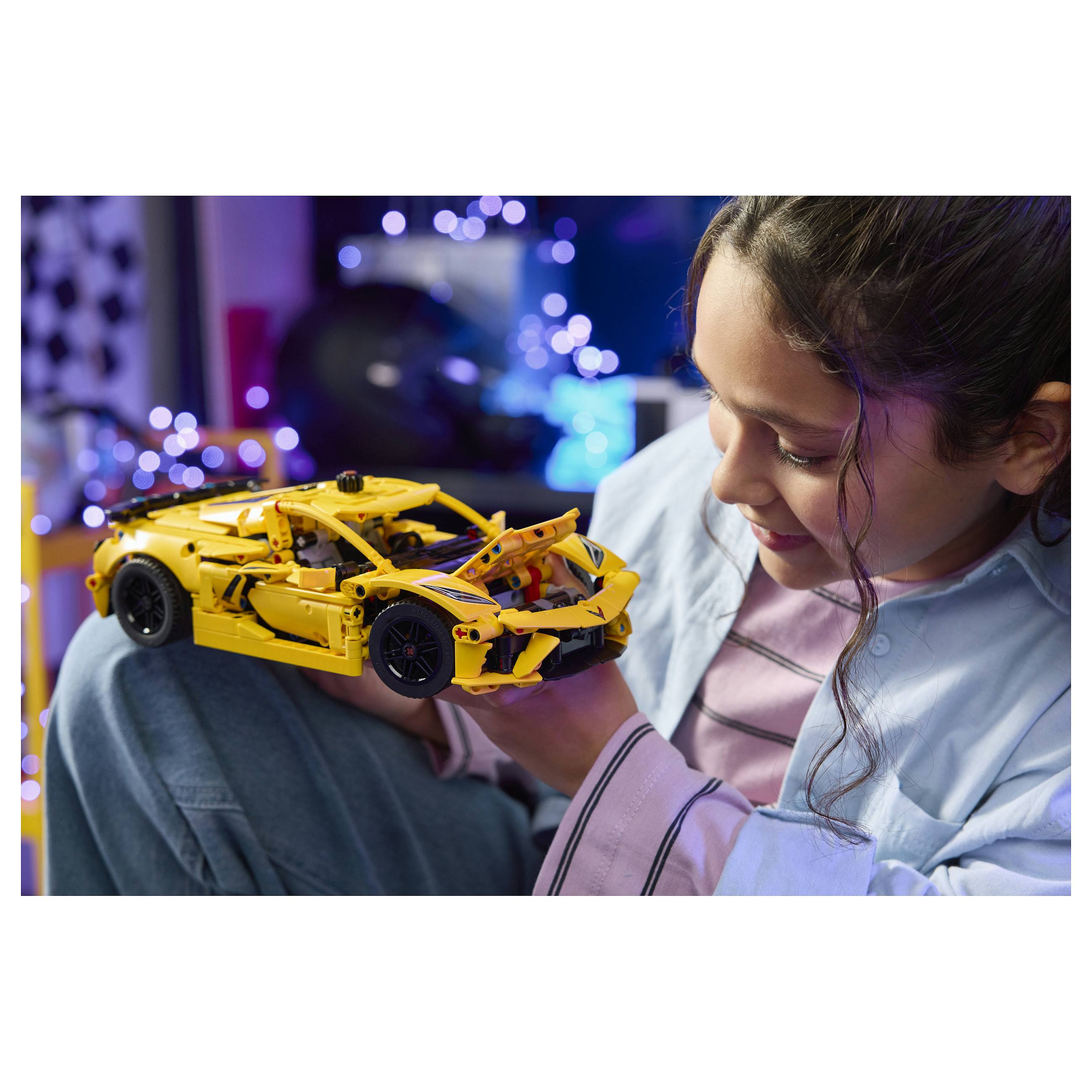 LEGO Technic Chevrolet Corvette Stingray 42205 thumbnail 5