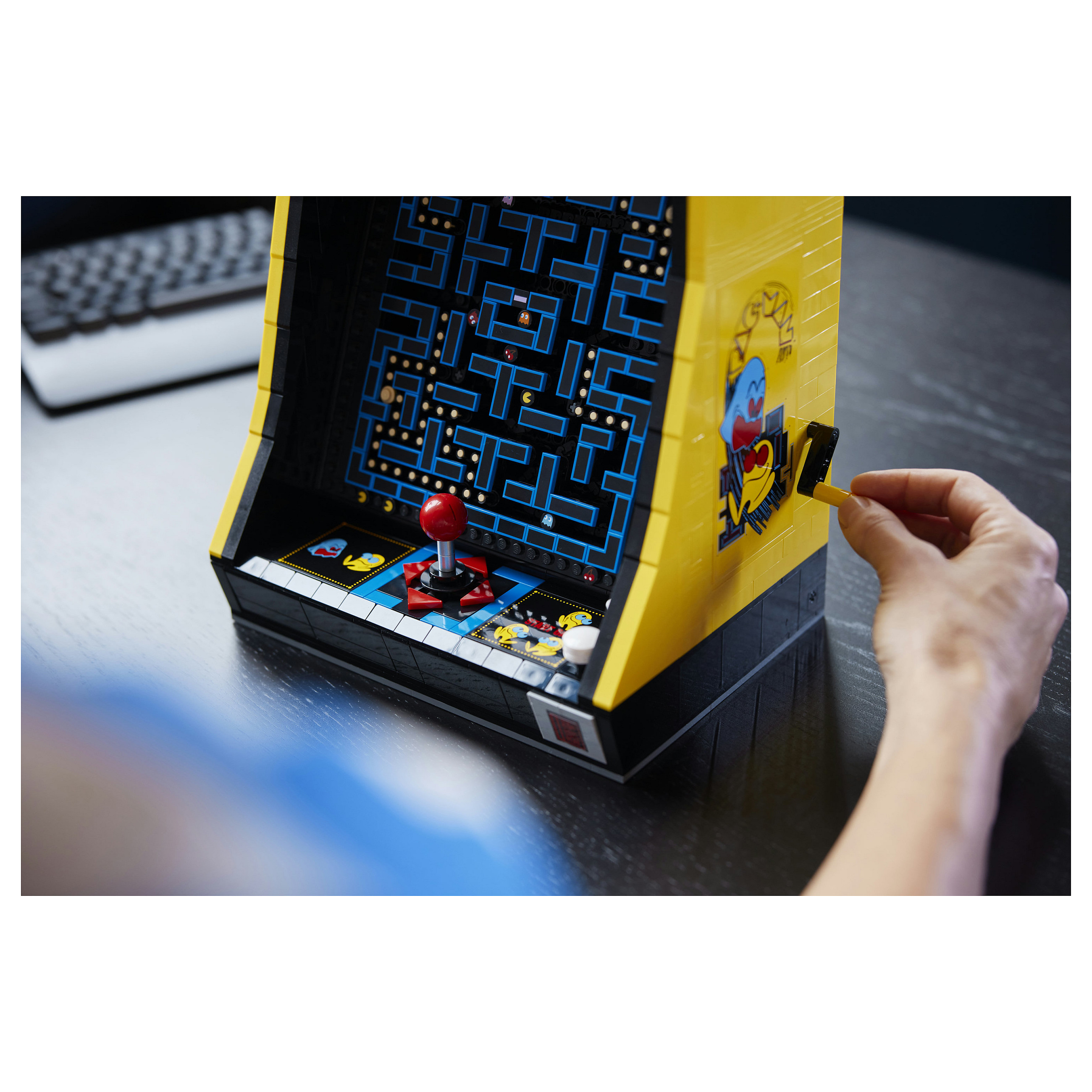 LEGO Icons PAC-MAN Arcade Machine 10323 thumbnail 5