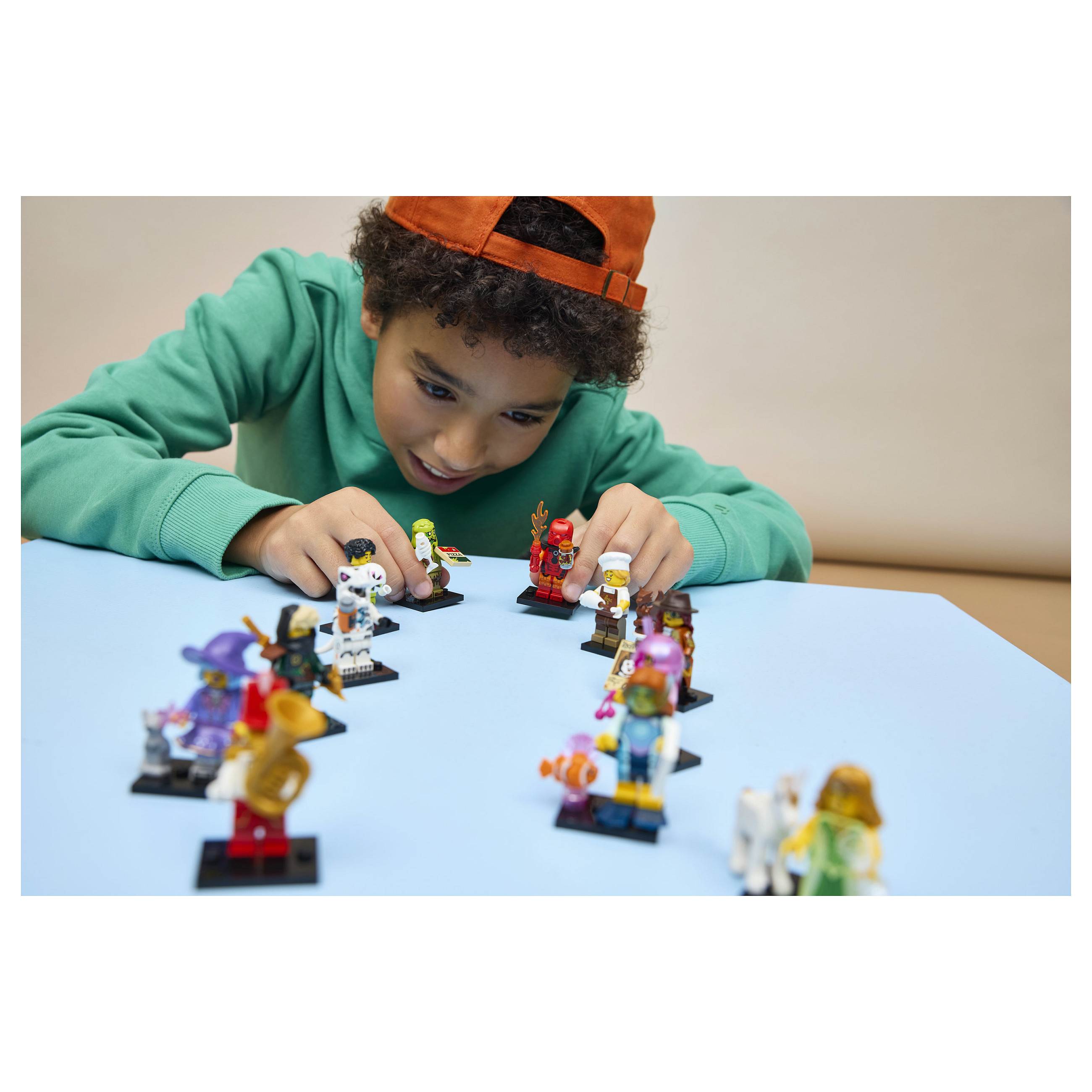 LEGO Minifigures 71052 thumbnail 5