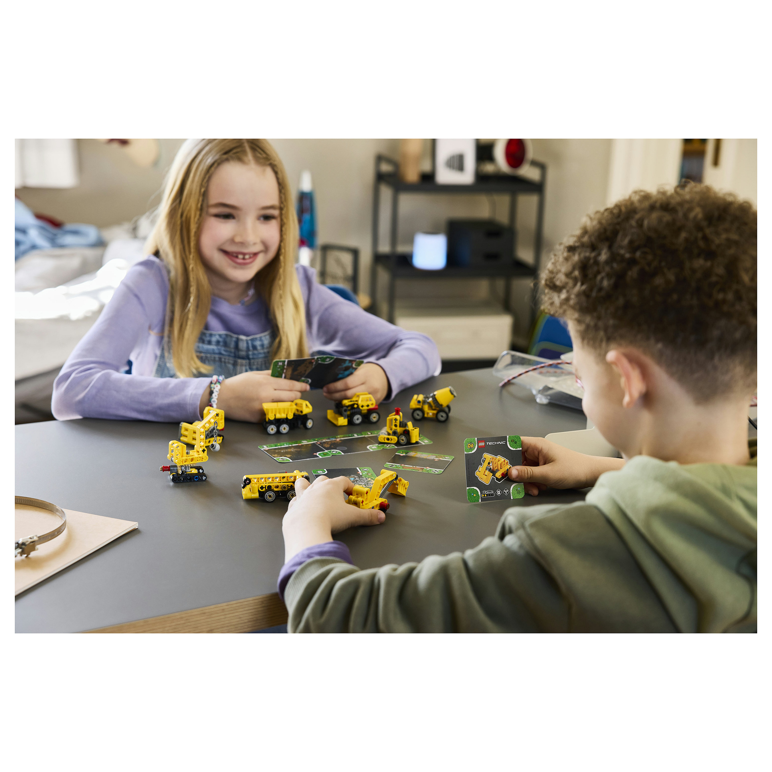 LEGO Technic 42233 thumbnail 4