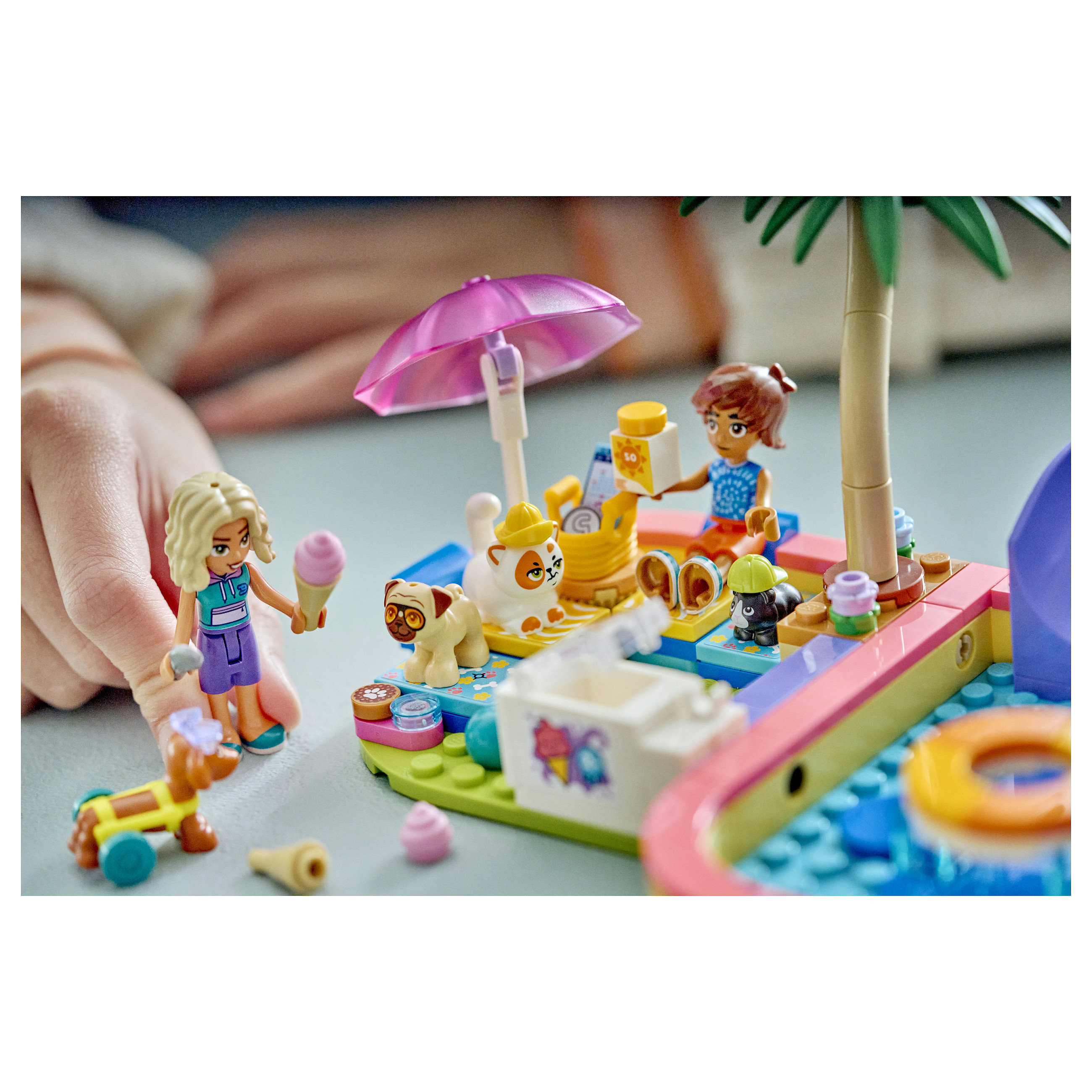 LEGO Friends Fun Water Park Day 42676 thumbnail 4