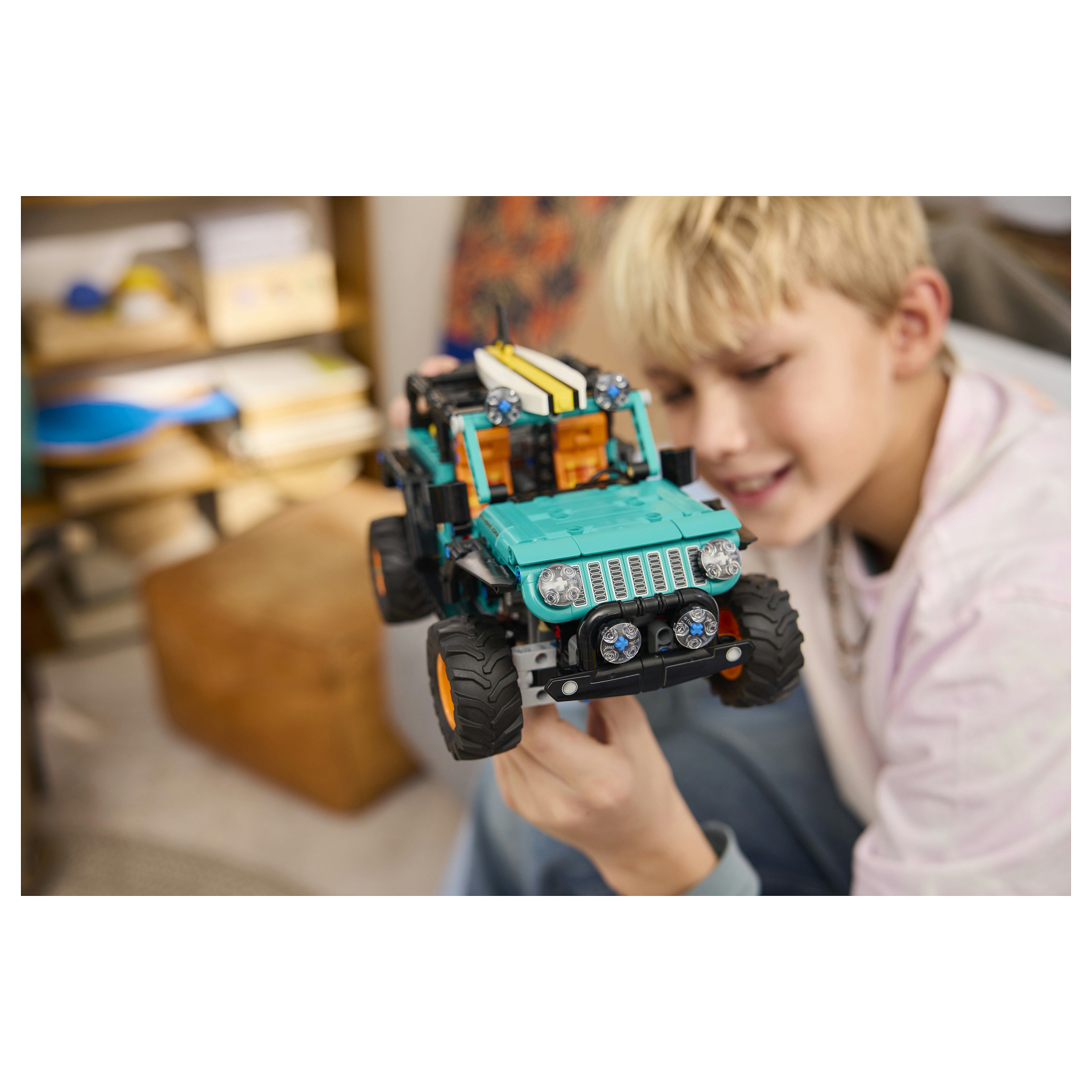 LEGO Technic 42227 building toy thumbnail 6