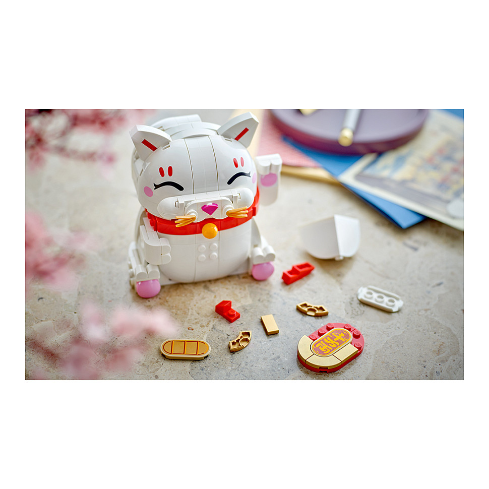 LEGO Iconic Lucky Cat thumbnail 5
