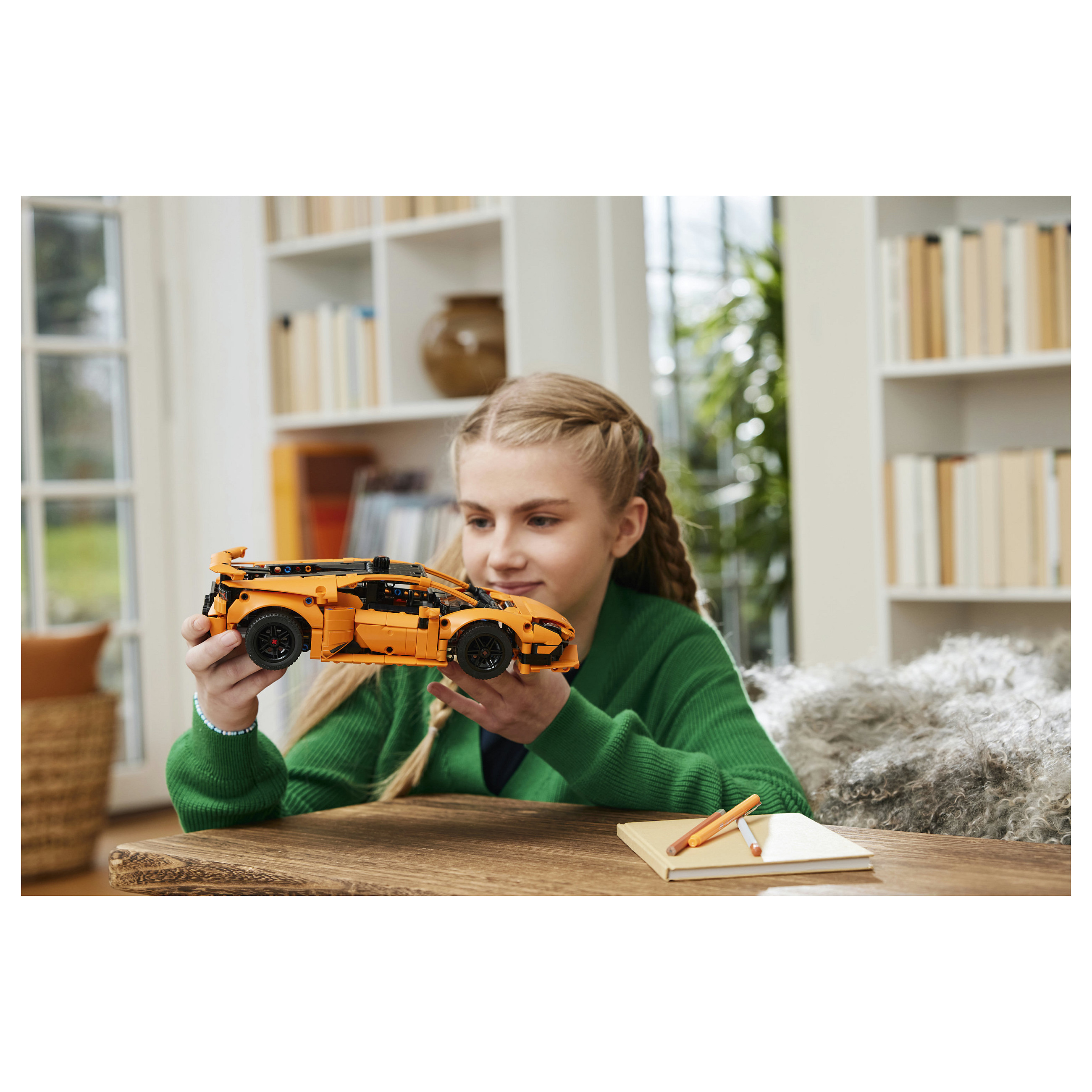 LEGO Technic Lamborghini Huracán Tecnica Orange thumbnail 3