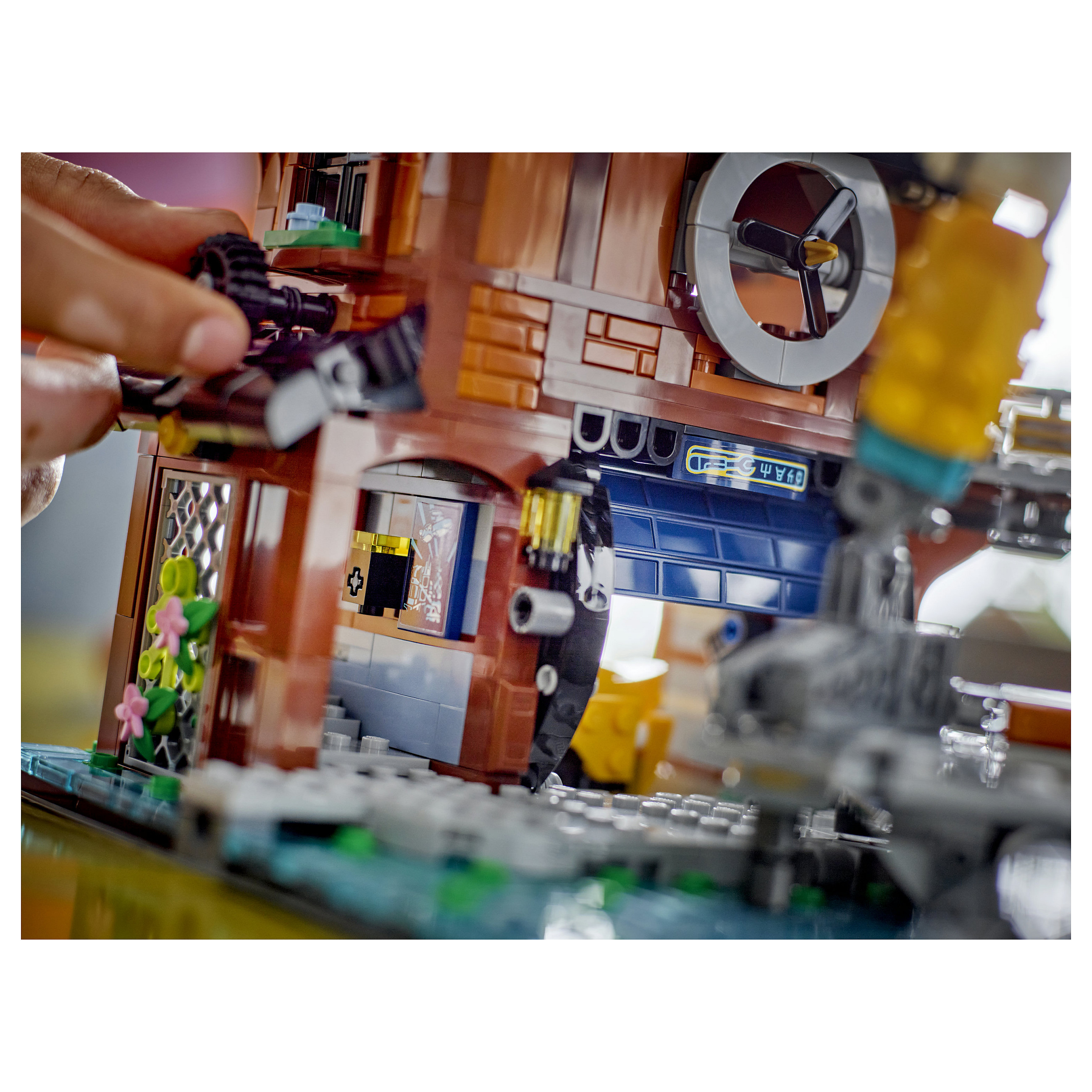 LEGO NINJAGO City Workshops 71837 thumbnail 4