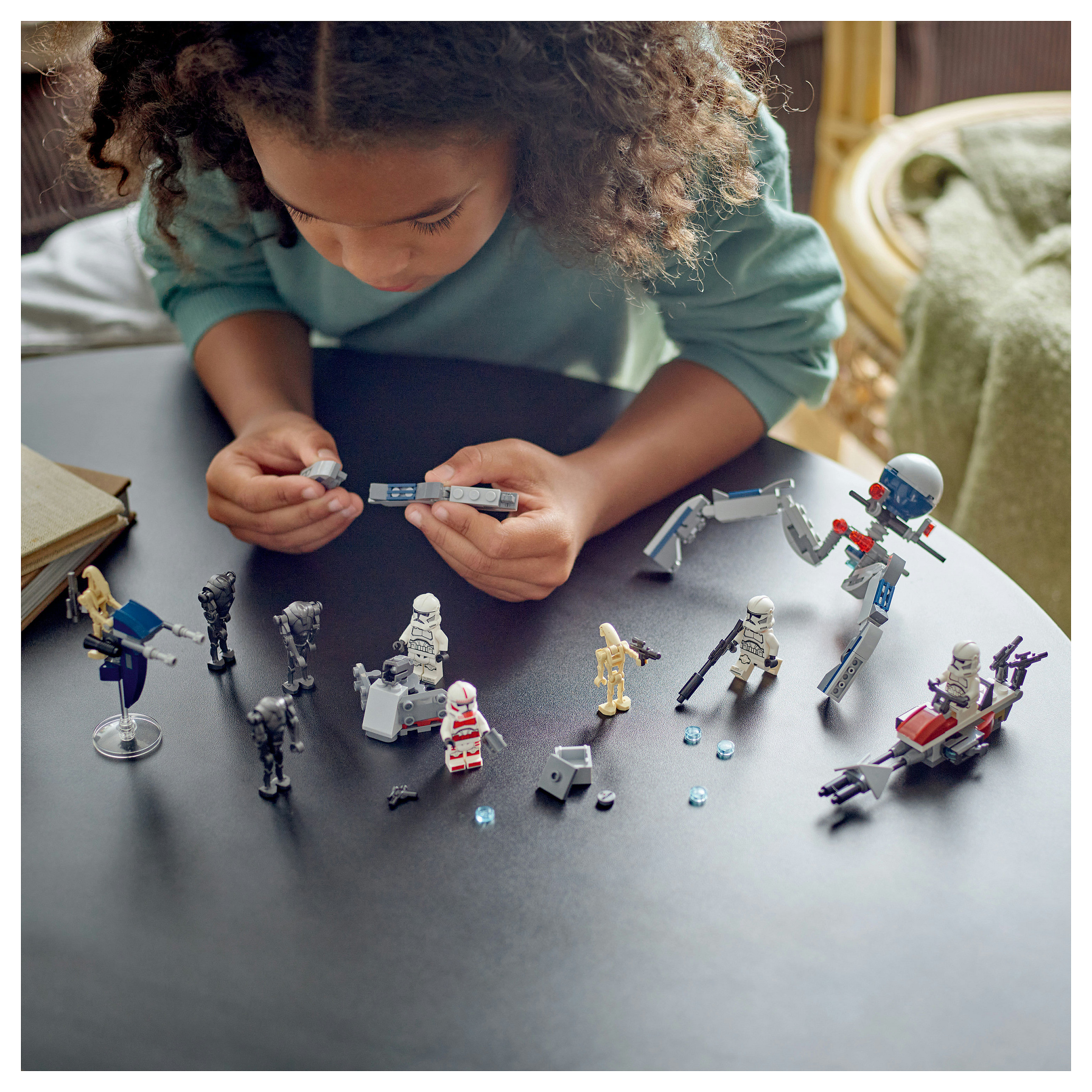 LEGO Star Wars Clone Trooper & Battle Droid Battle Pack 75372 thumbnail 6