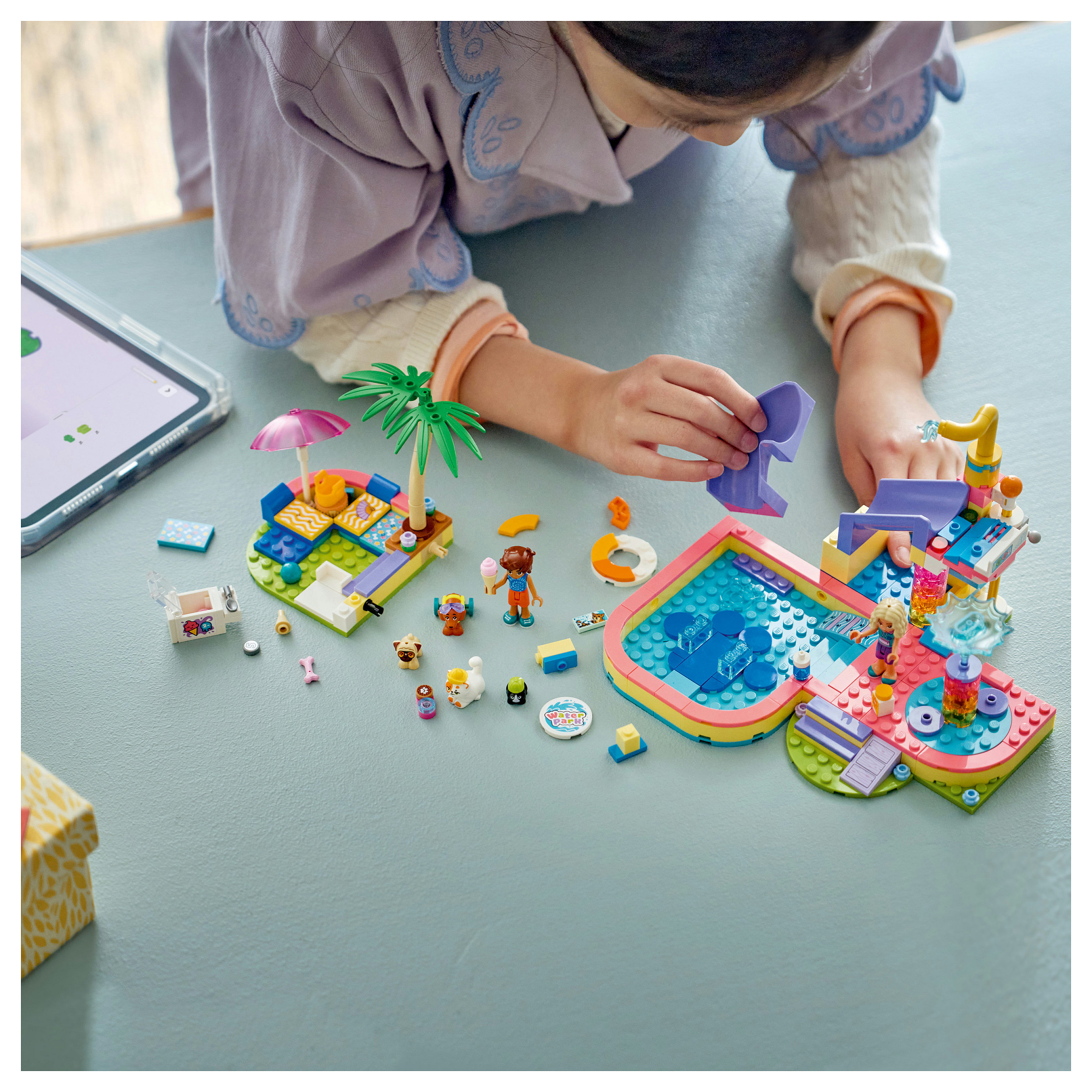 LEGO Friends Fun Water Park Day 42676 thumbnail 5