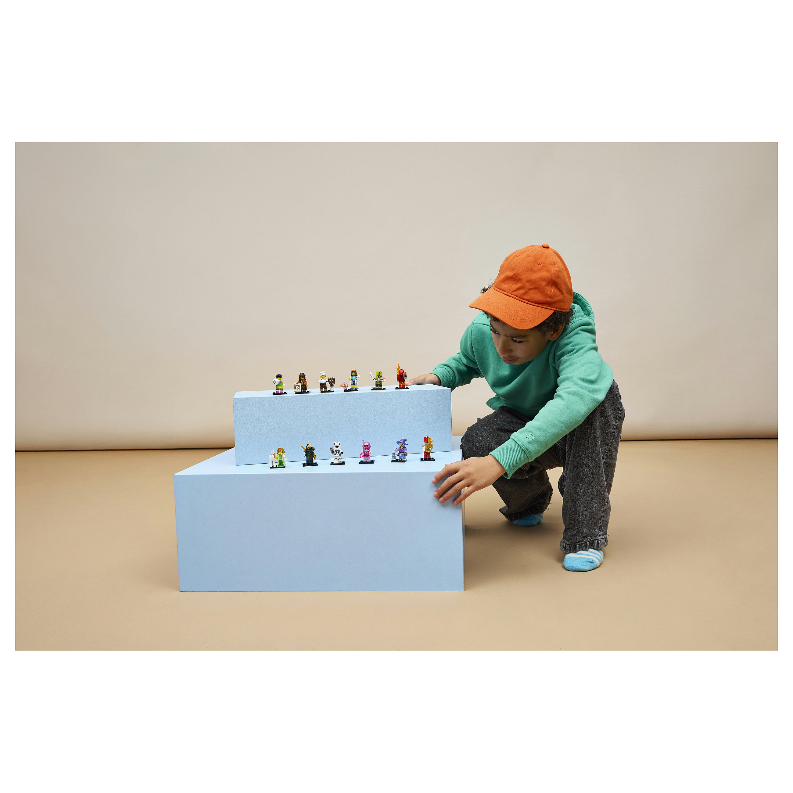 LEGO Minifigures 71052 thumbnail 3