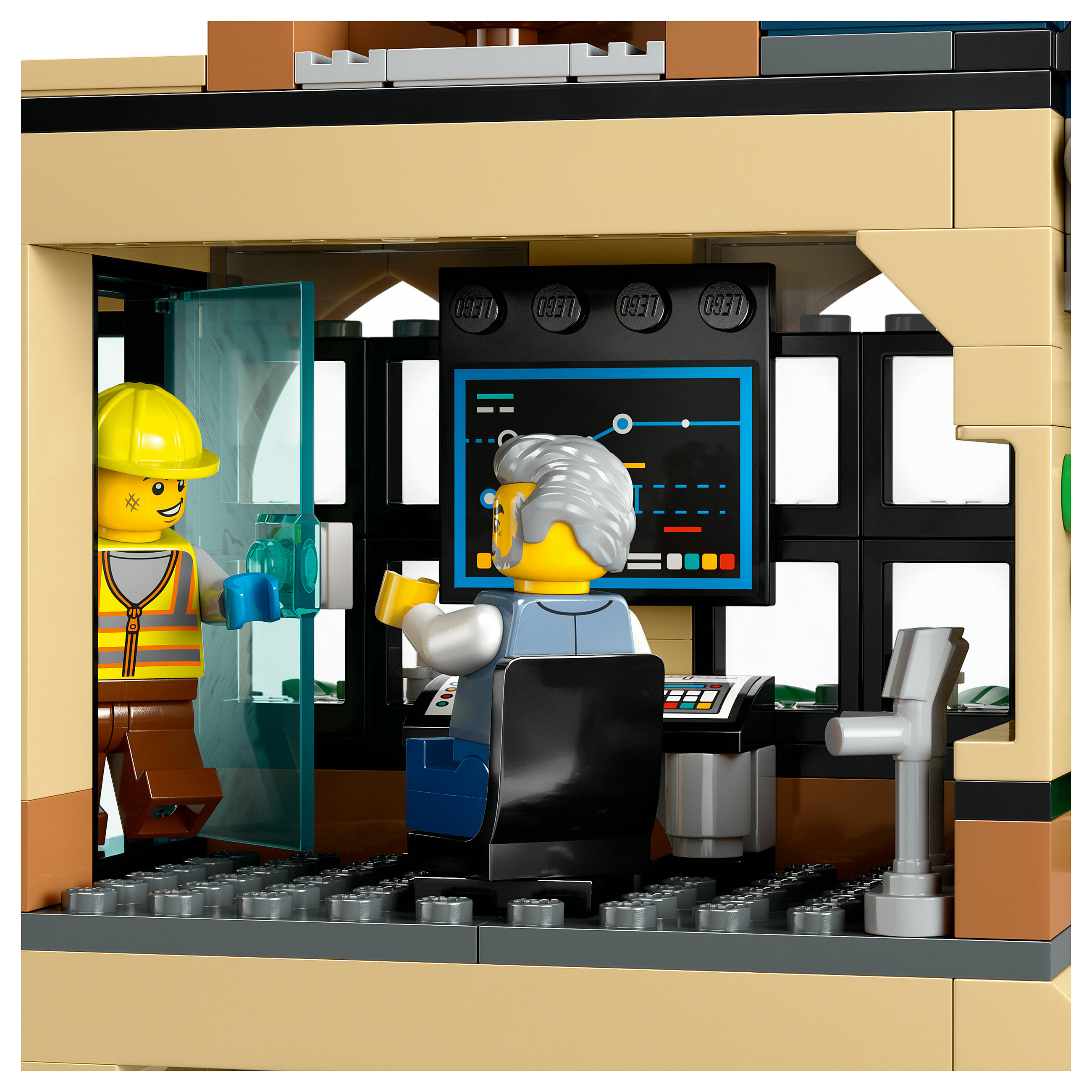 LEGO City Central Train Station thumbnail 6