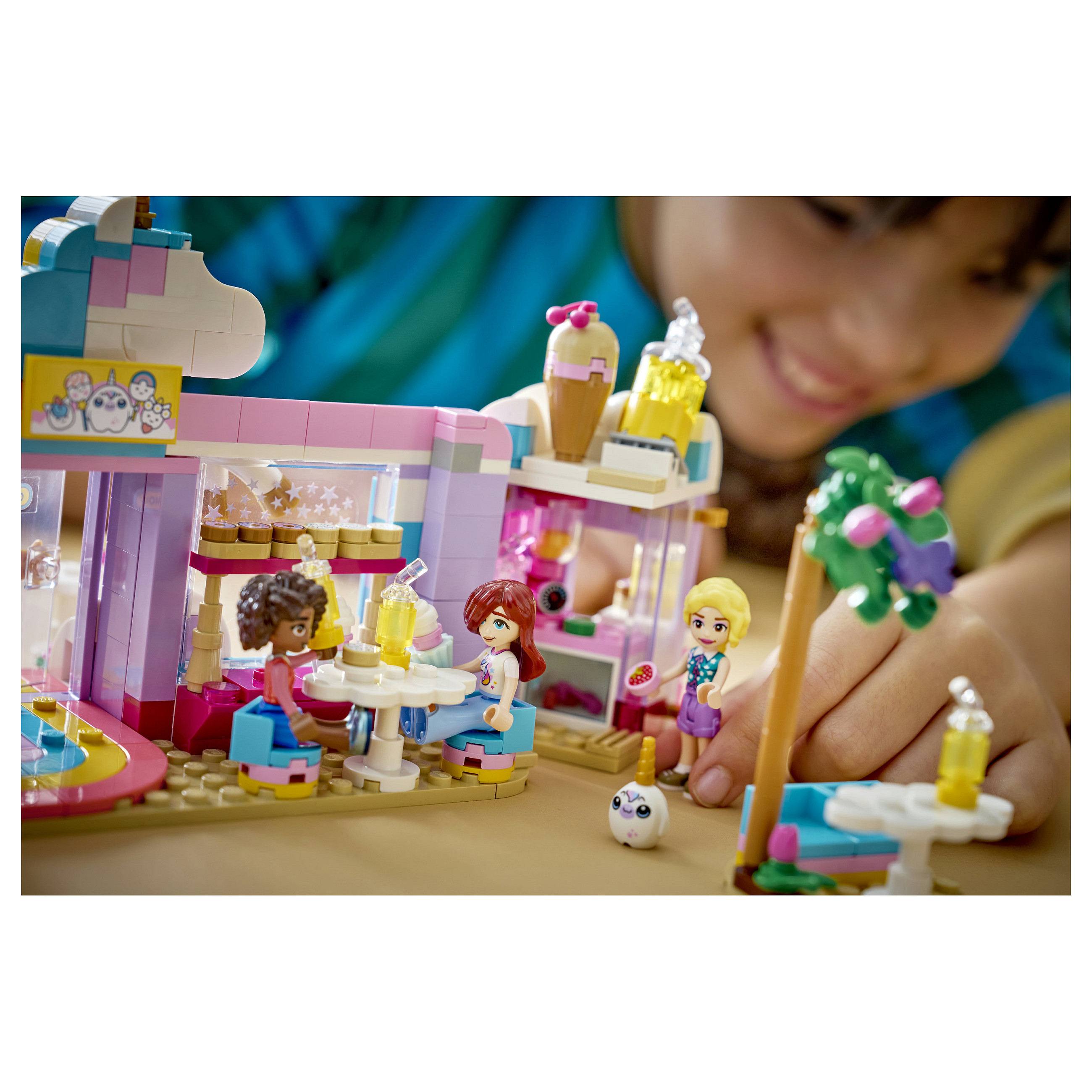 LEGO Friends Unicorn Dream Café 42684 thumbnail 4