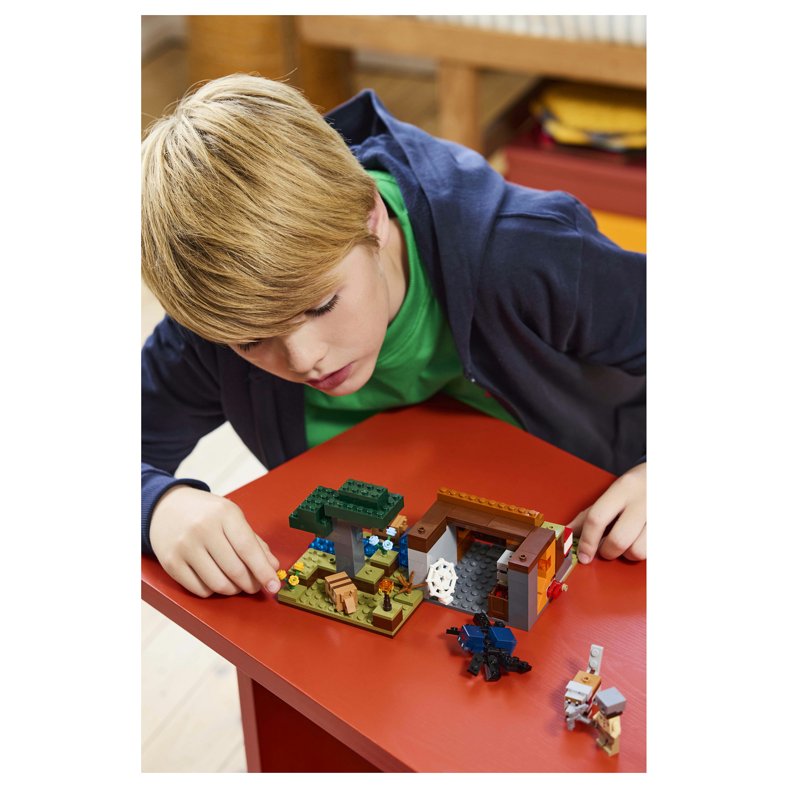 LEGO Minecraft The Armadillo Mine Expedition thumbnail 4