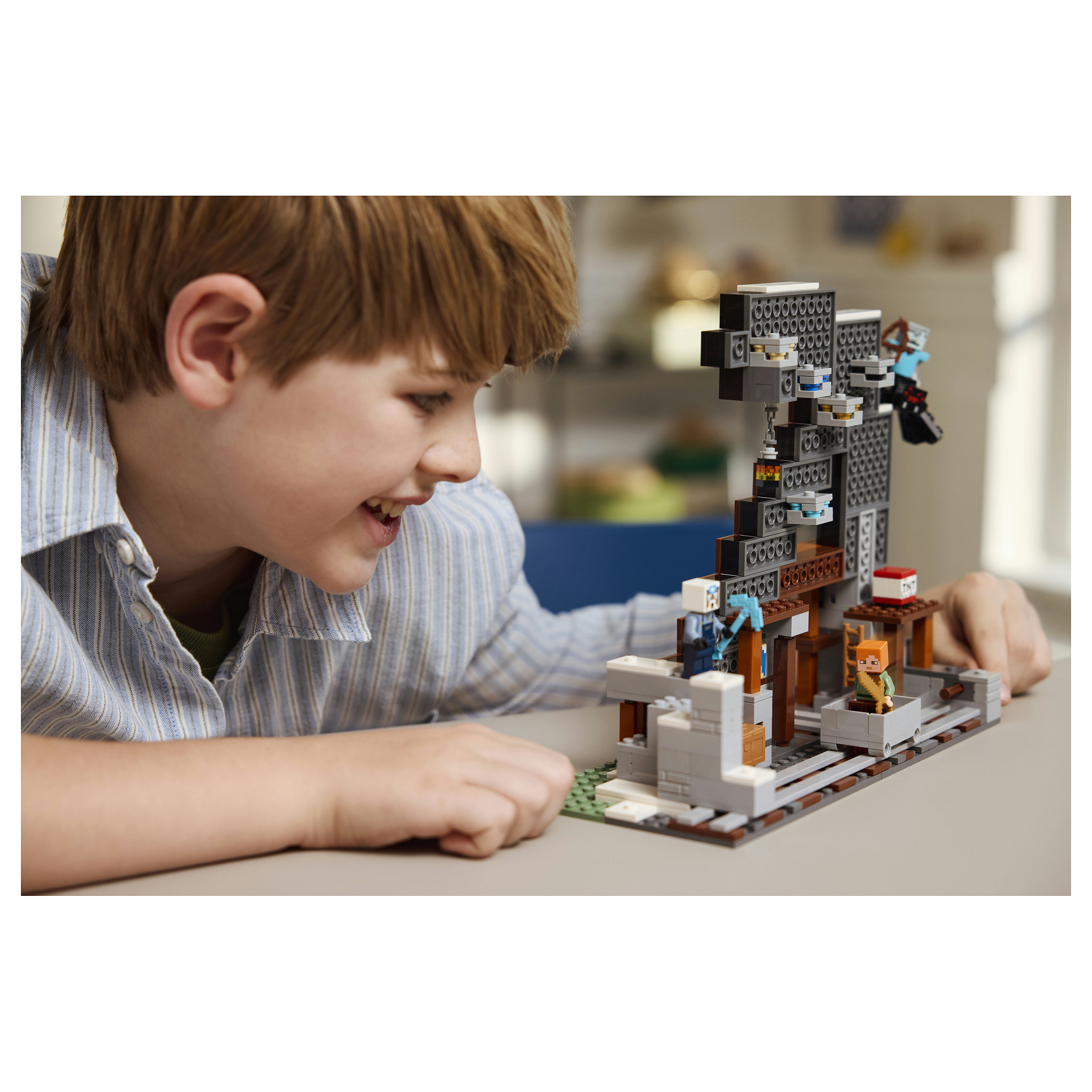 LEGO Minecraft The Pickaxe Mine thumbnail 6