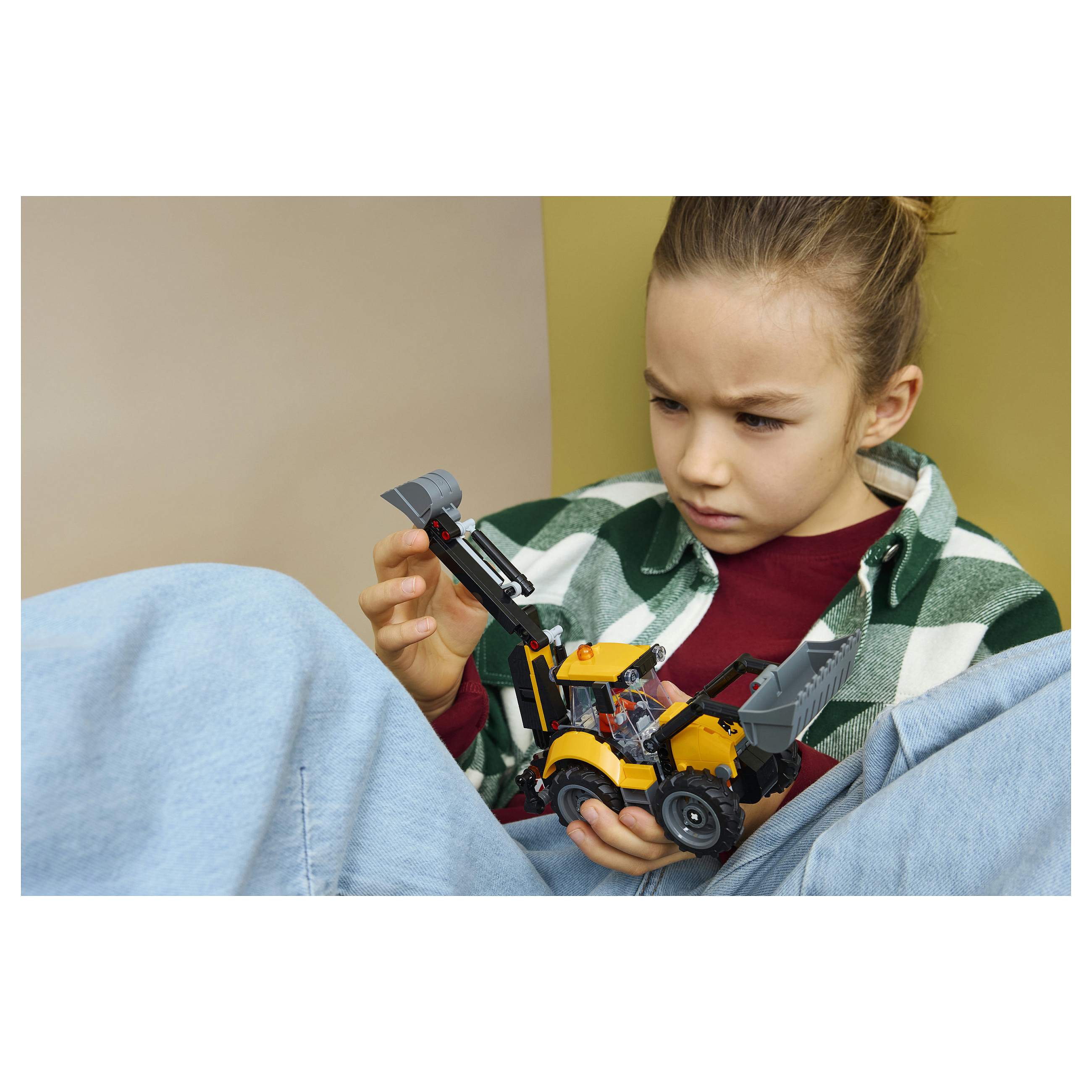 LEGO City Yellow Construction Loader 60483 thumbnail 3
