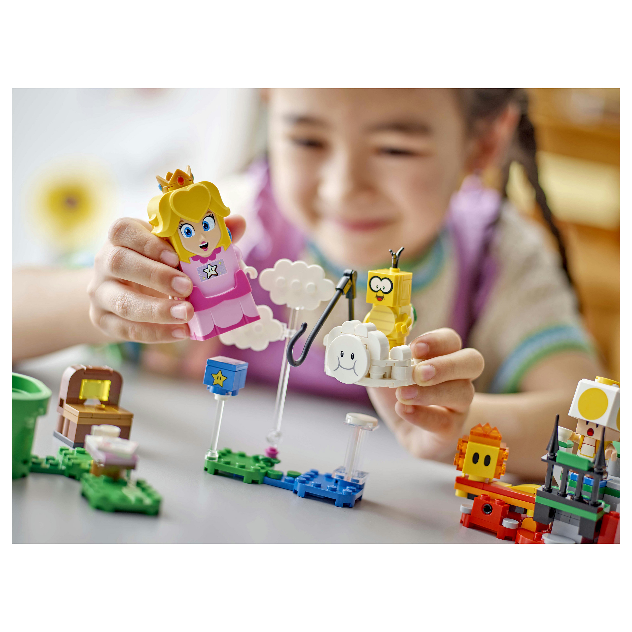 LEGO Super Mario Adventures with Interactive LEGO Peach 71441 thumbnail 6