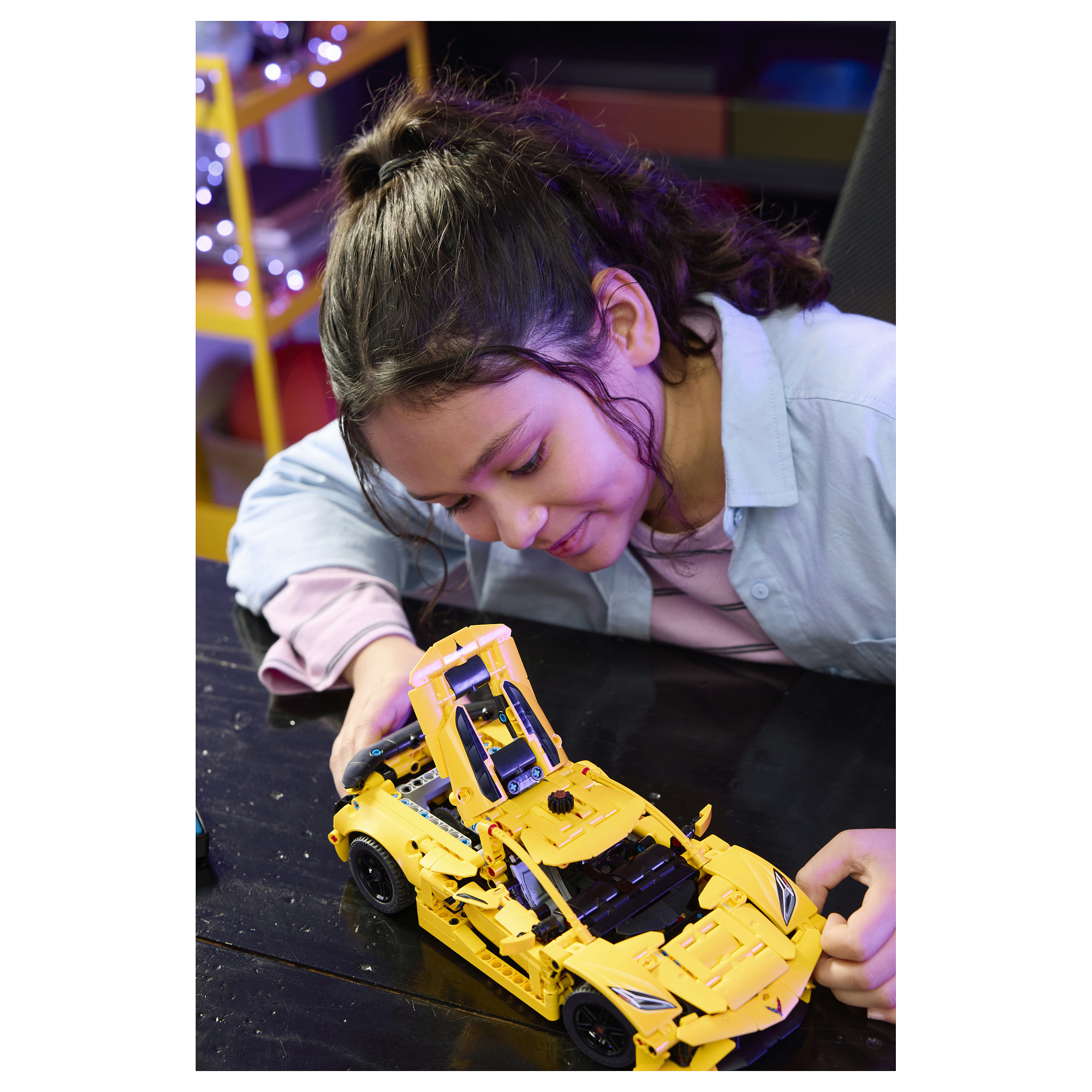 LEGO Technic Chevrolet Corvette Stingray 42205 thumbnail 3