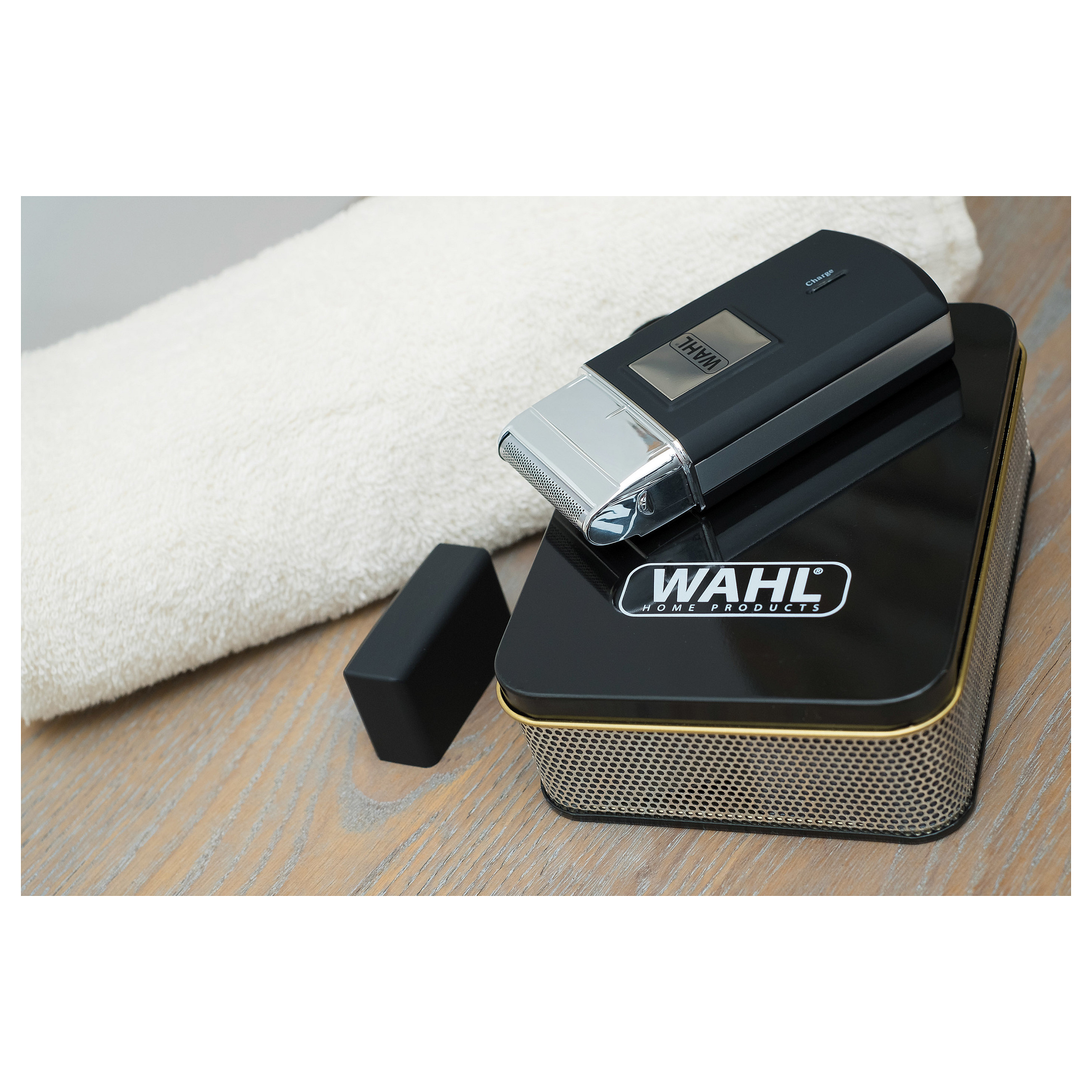 Makinë e rrojës Wahl Travel Shaver 03615-1016, Pa Kabllo, Bateri e Rikarikueshme, Autonomi deri në 45 Minuta – Zezë , Argjend 4
