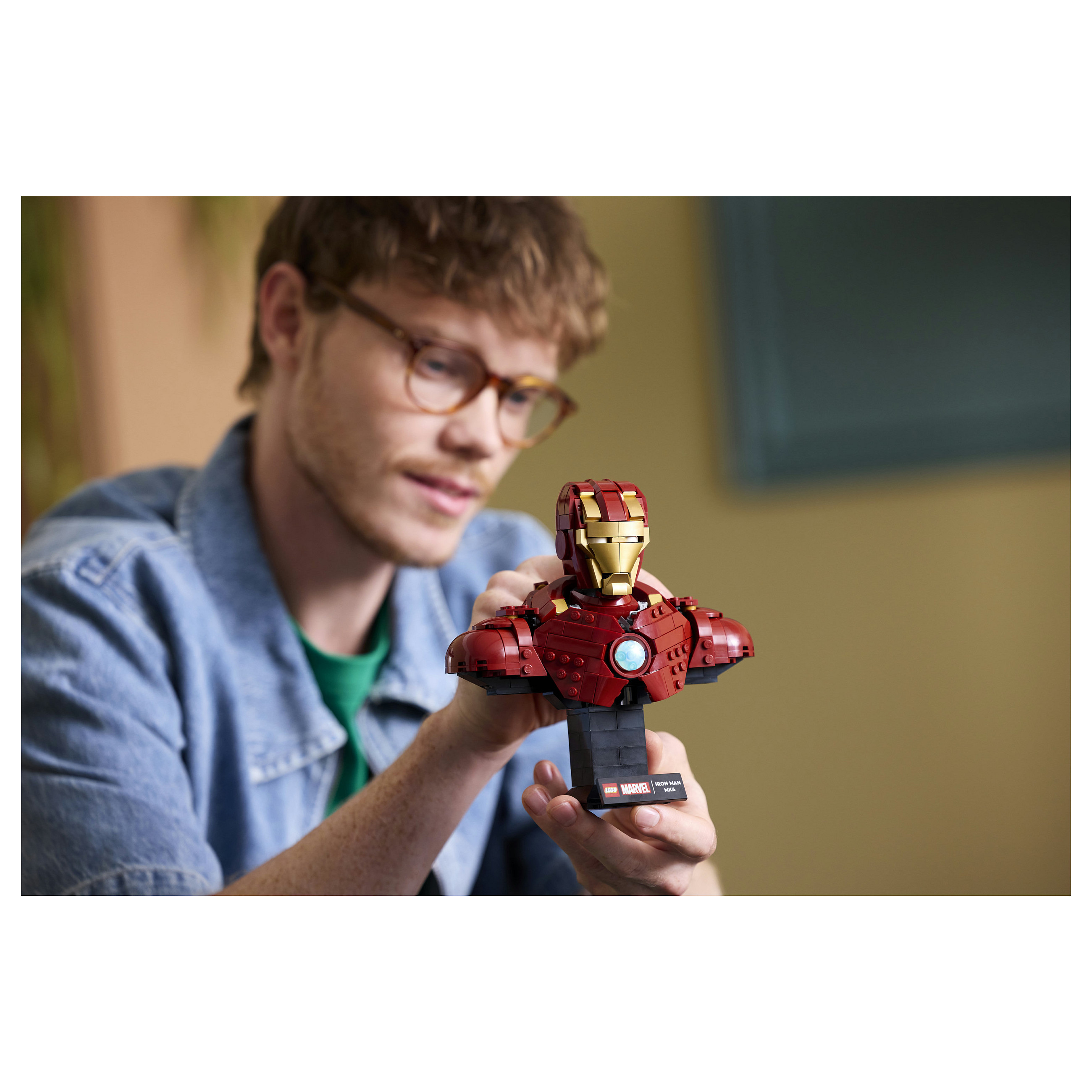 LEGO Marvel Iron Man MK4 Bust 76327 thumbnail 3