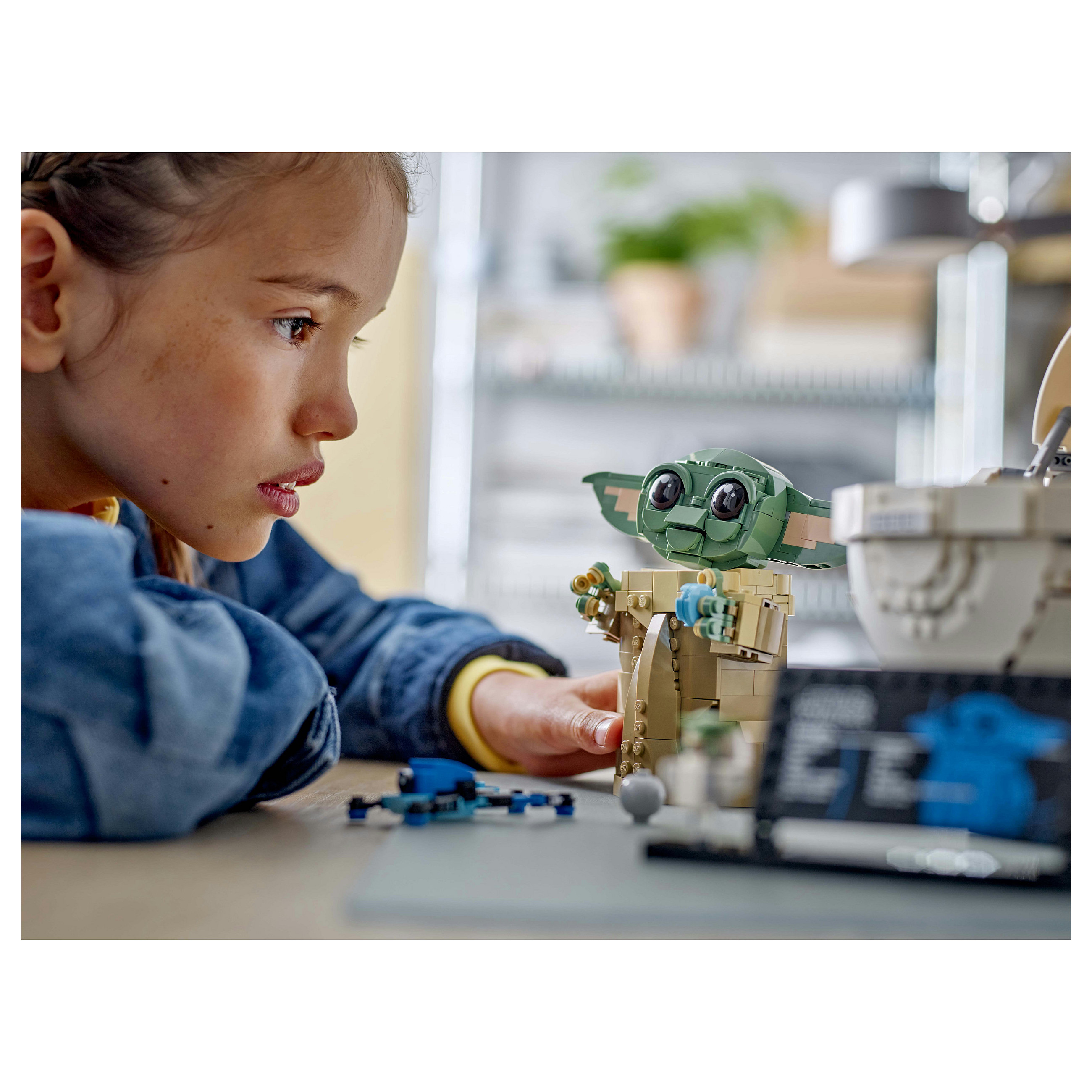 LEGO Star Wars Grogu in His Hover Pram 75403 thumbnail 5