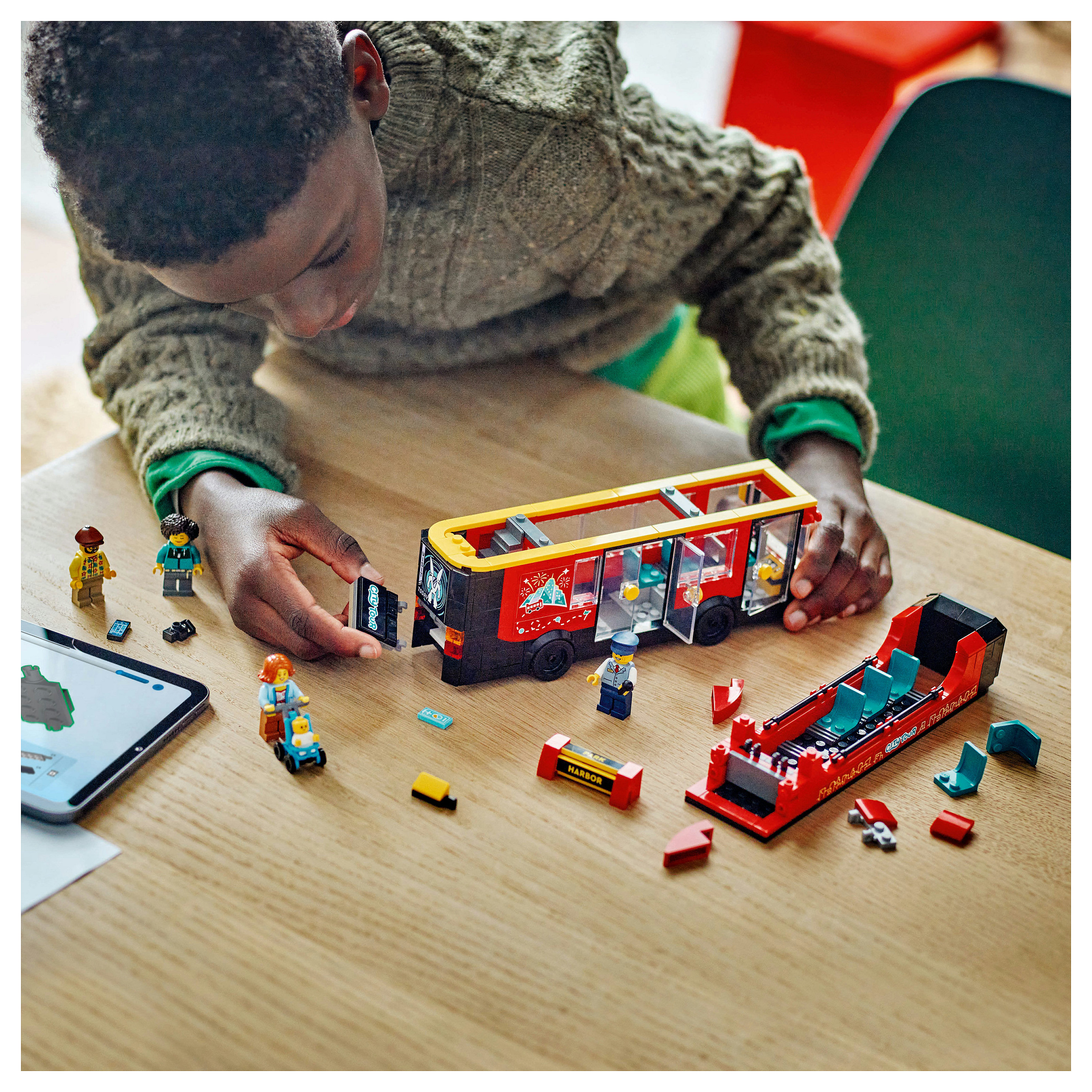 LEGO City Red Double-Decker Sightseeing Bus thumbnail 6