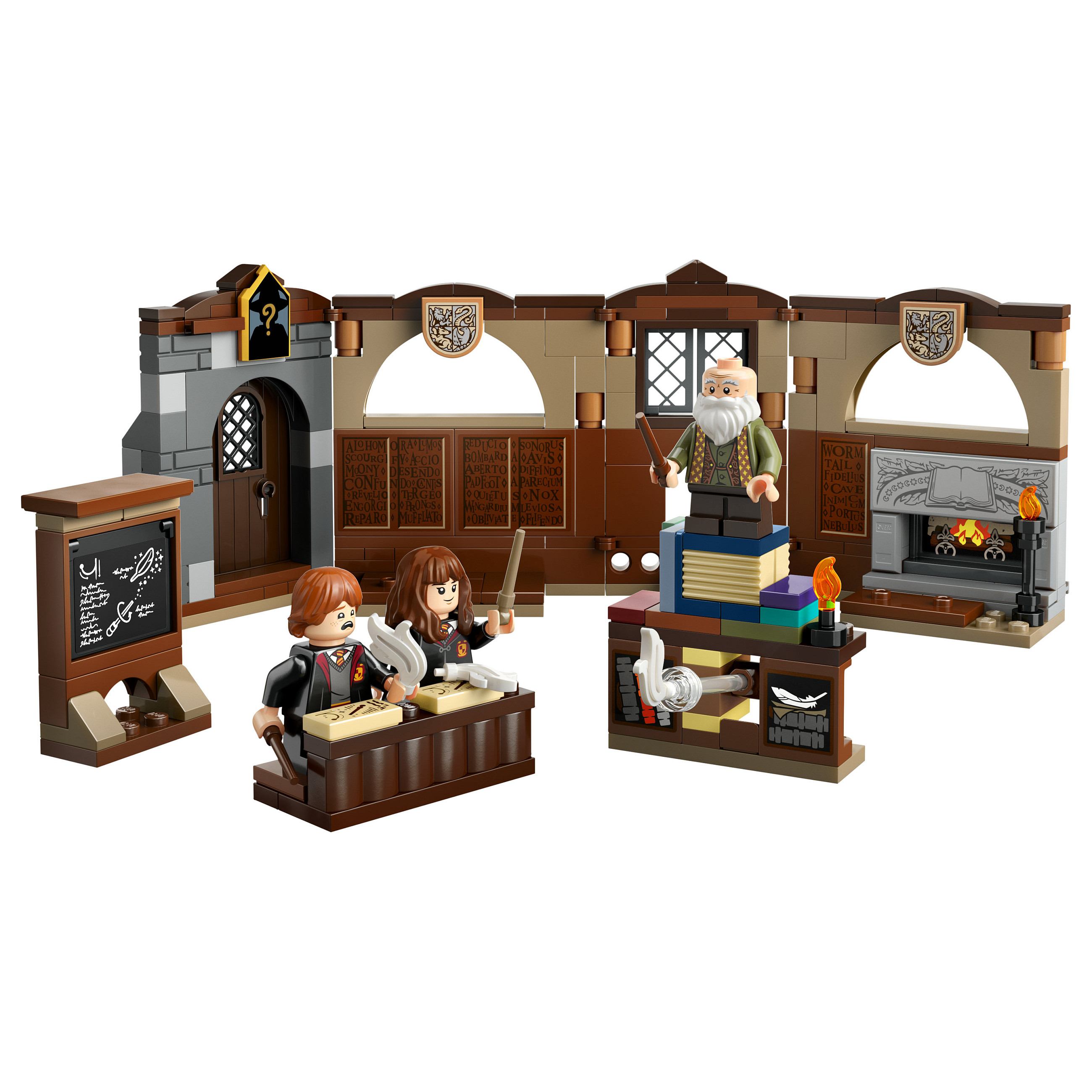 LEGO Harry Potter Hogwarts Castle: Charms Class thumbnail 2
