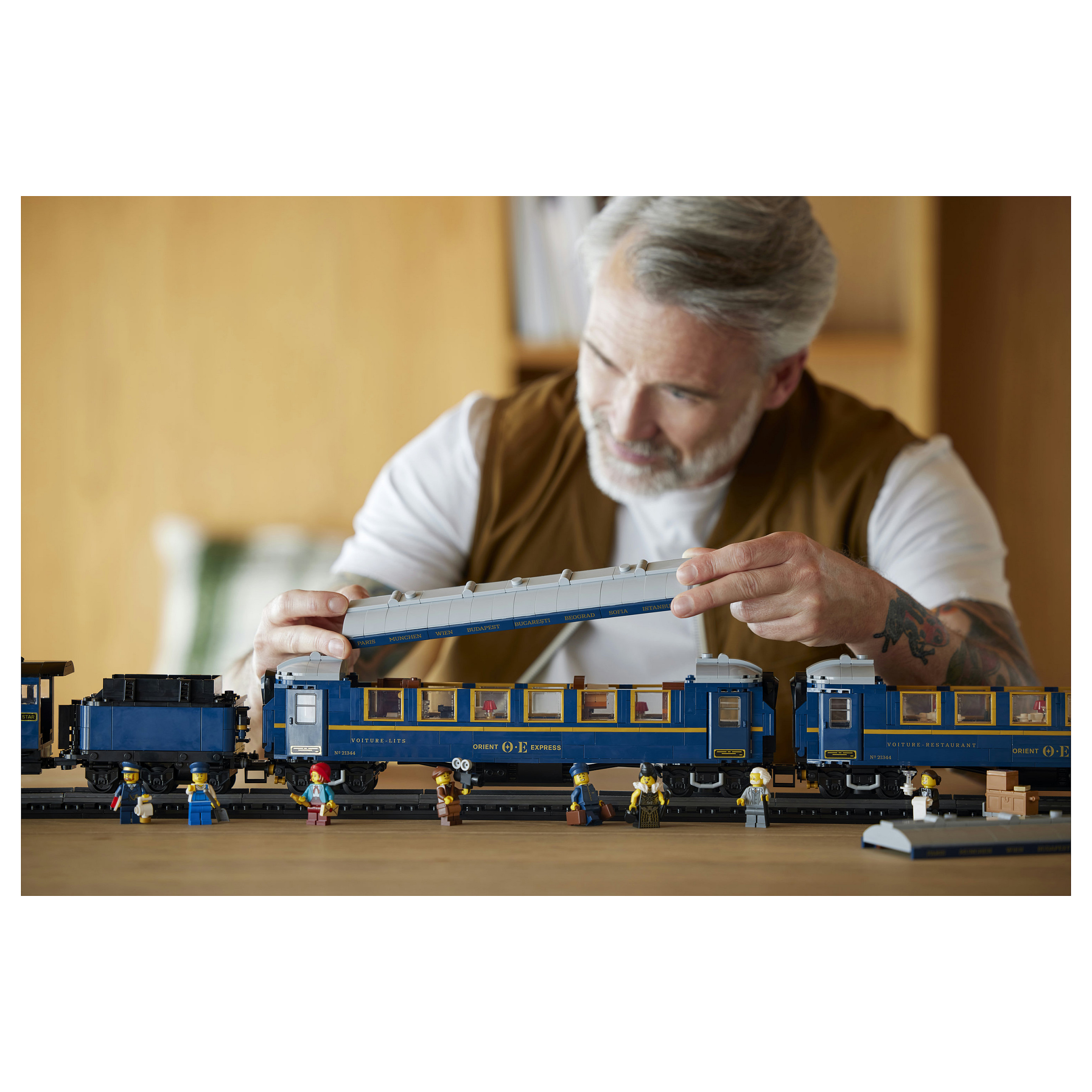 LEGO Ideas The Orient Express Train 21344 thumbnail 5