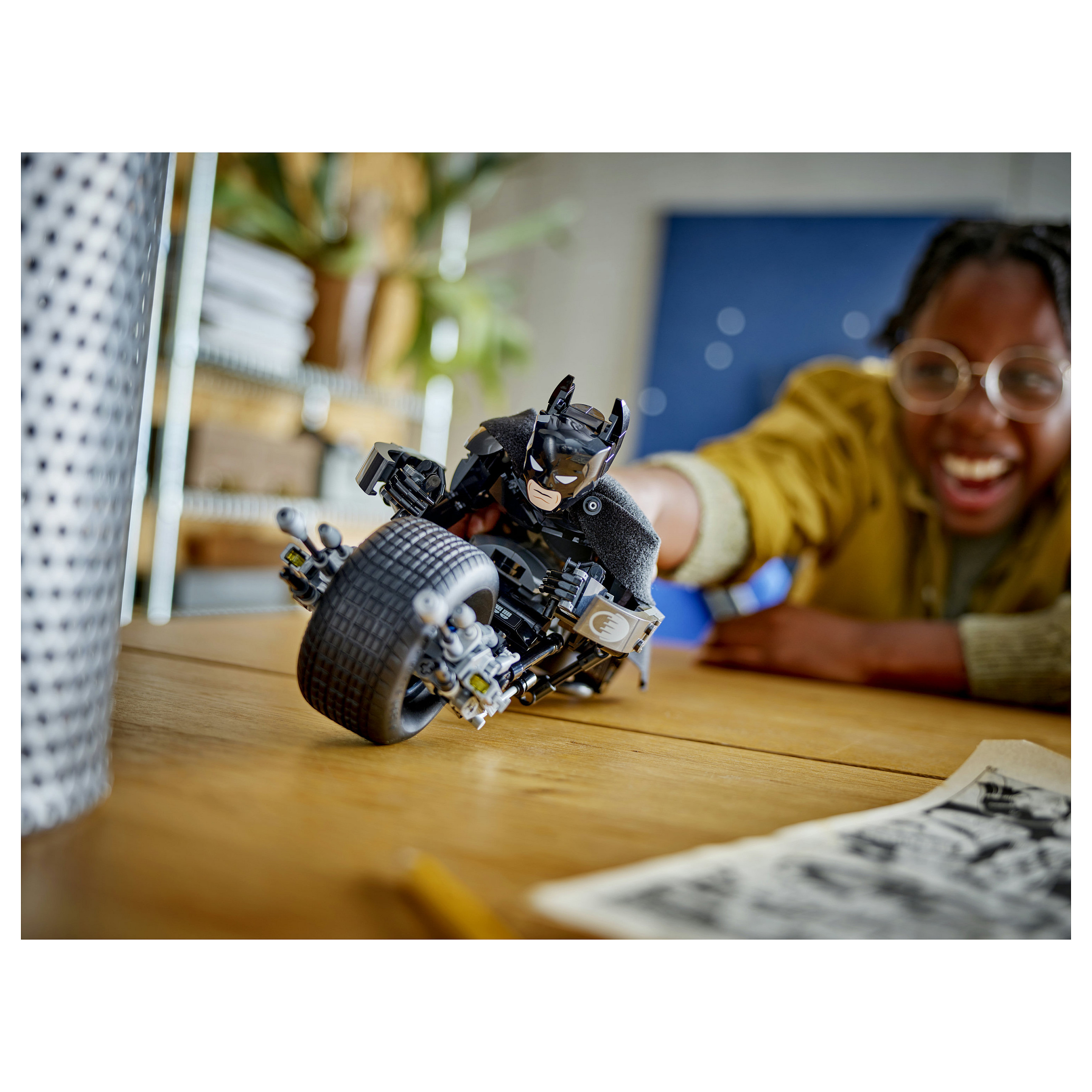 LEGO DC Batman Figure with Bat-Pod 76273 thumbnail 3