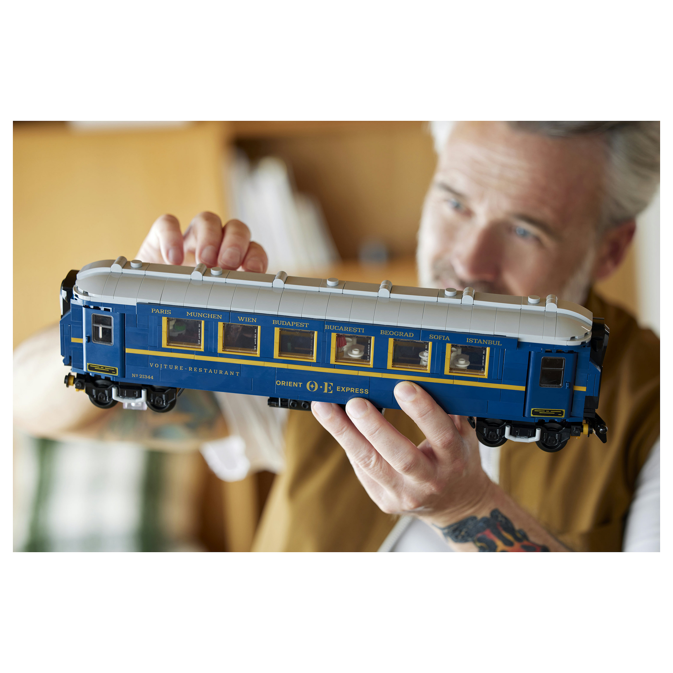 LEGO Ideas The Orient Express Train 21344 thumbnail 4