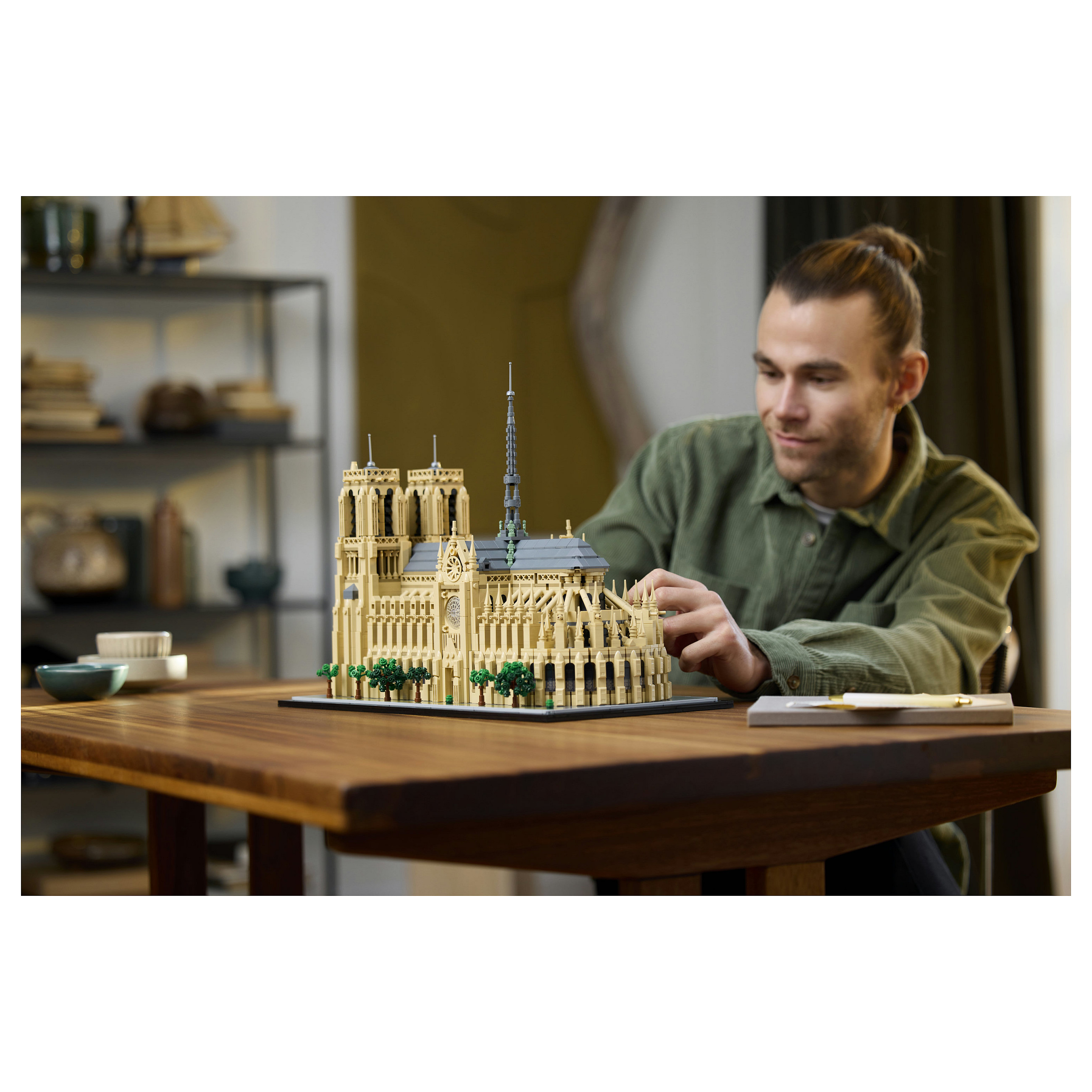 LEGO Architecture Notre-Dame de Paris 21061 thumbnail 3