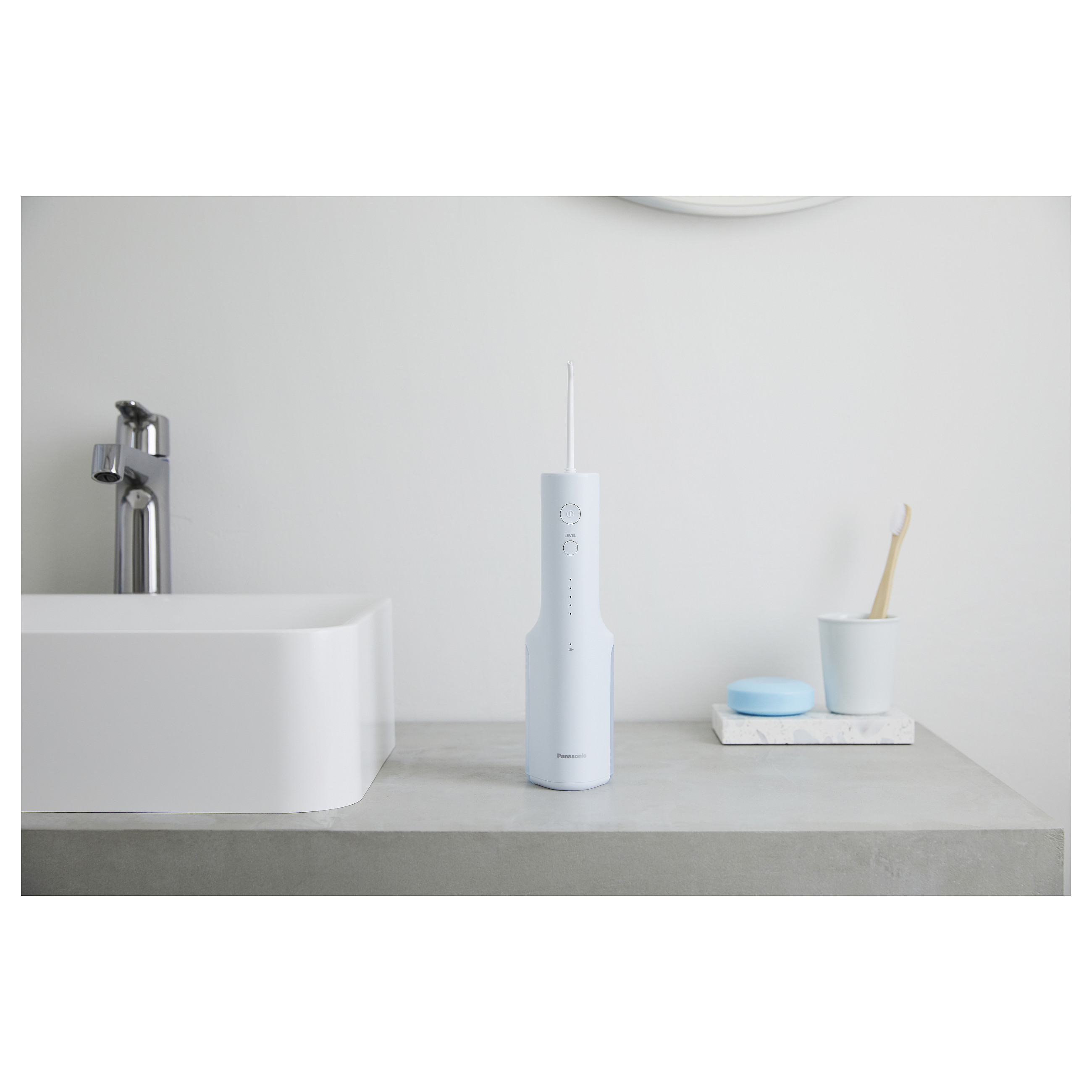 Pajisje për pastrimin e dhëmbëve Panasonic EW-DJ26-A303 / 5 Nivele Presioni / 200 ml / Li-Ion / IPX7 / Wireless Charging / 2 Gryka - Bardhë 6