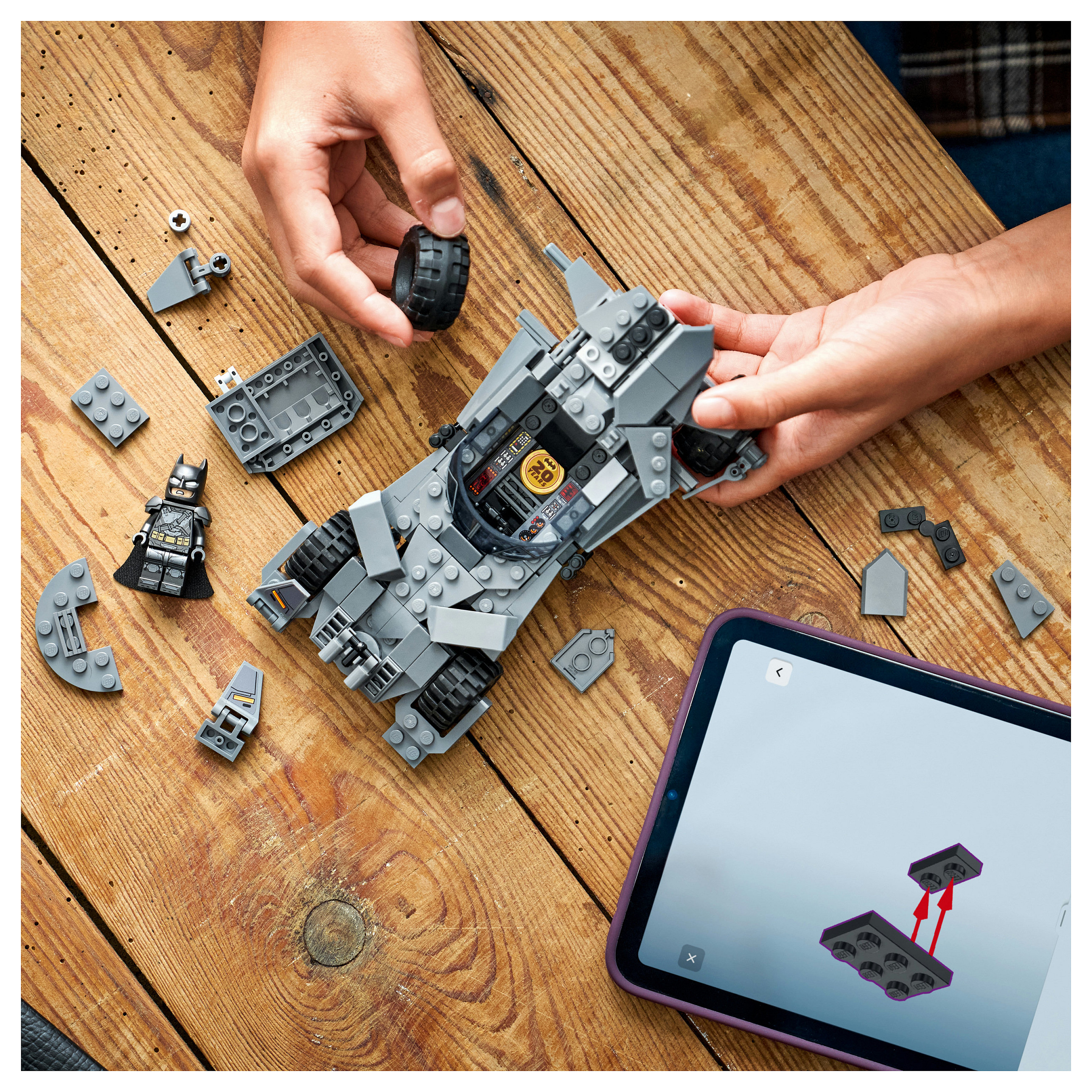 LEGO Batman v Superman™ Batmobile™ 76331 thumbnail 5