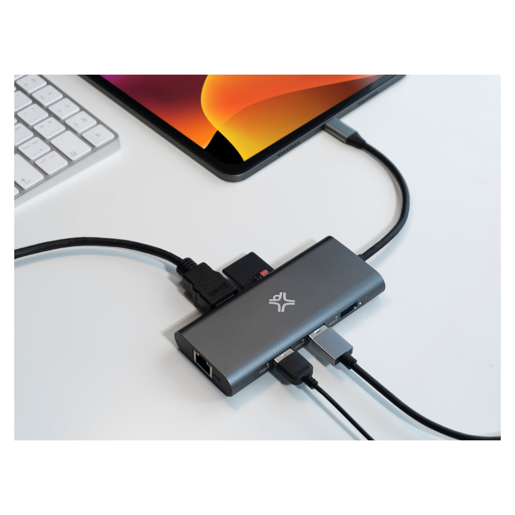 Hub USB-C XtremeMac XWH-HUB8-13, 8-port, HDMI 4K, 3x USB-A, SD/microSD, Ethernet Gigabit, USB-C PD 100W - Hiri 4