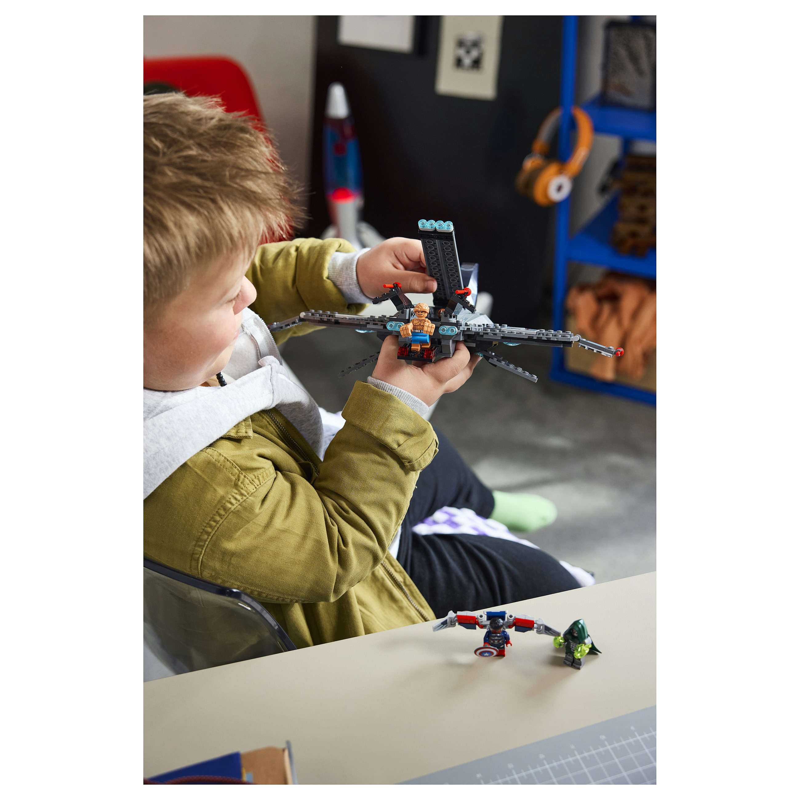 LEGO Marvel Avengers: Doomsday Quinjet 76347 thumbnail 4