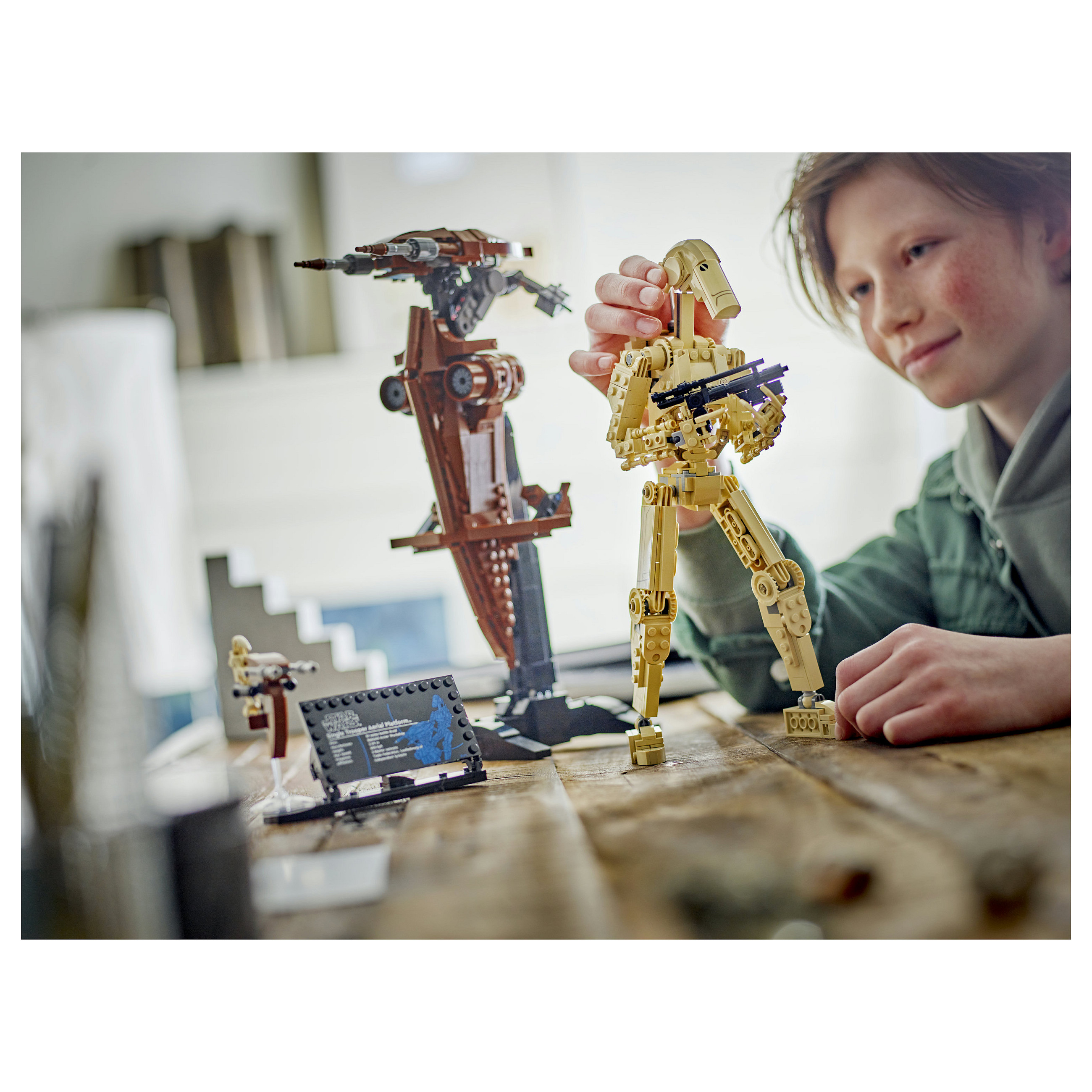 LEGO Star Wars Battle Droid with STAP 75428 thumbnail 3