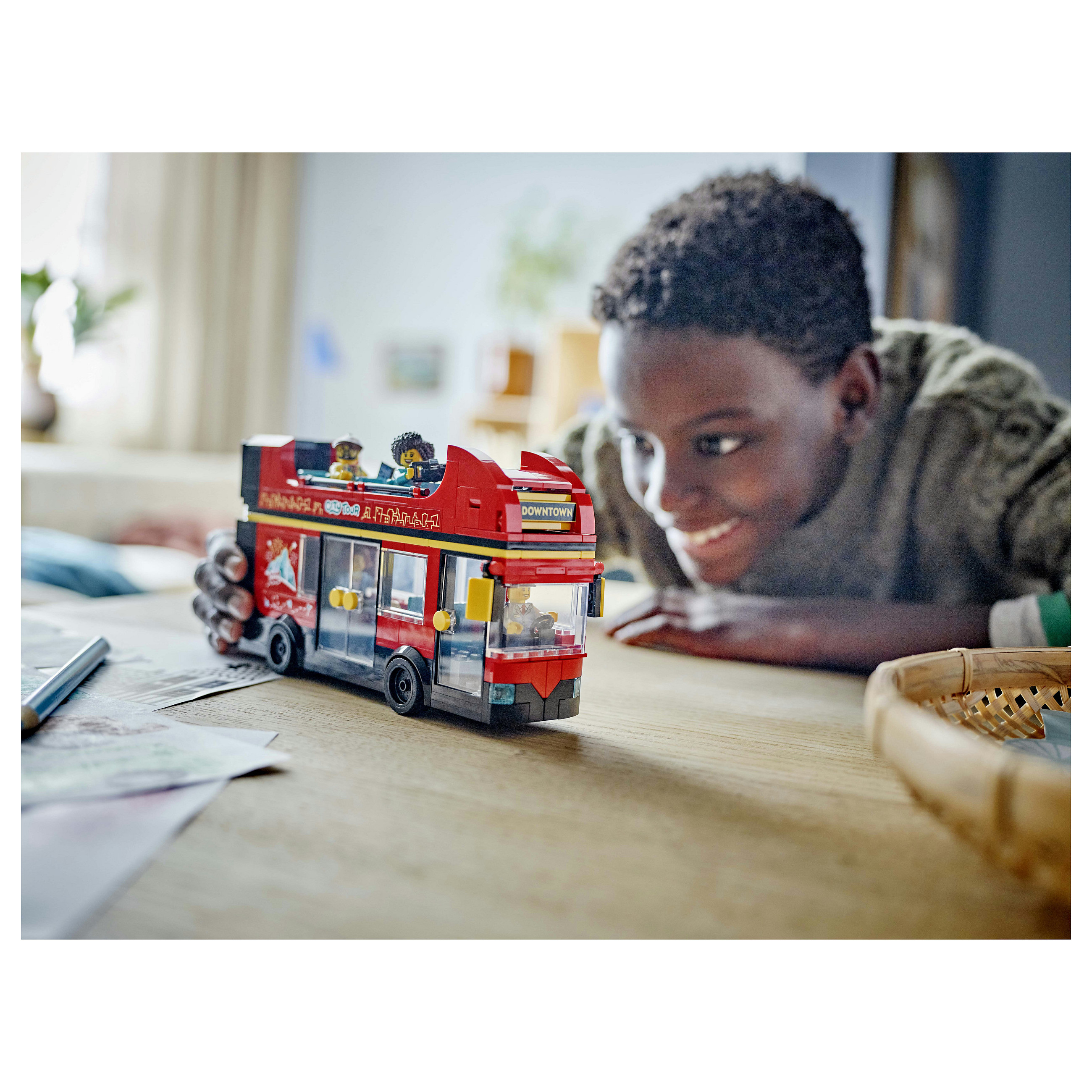 LEGO City Red Double-Decker Sightseeing Bus thumbnail 4