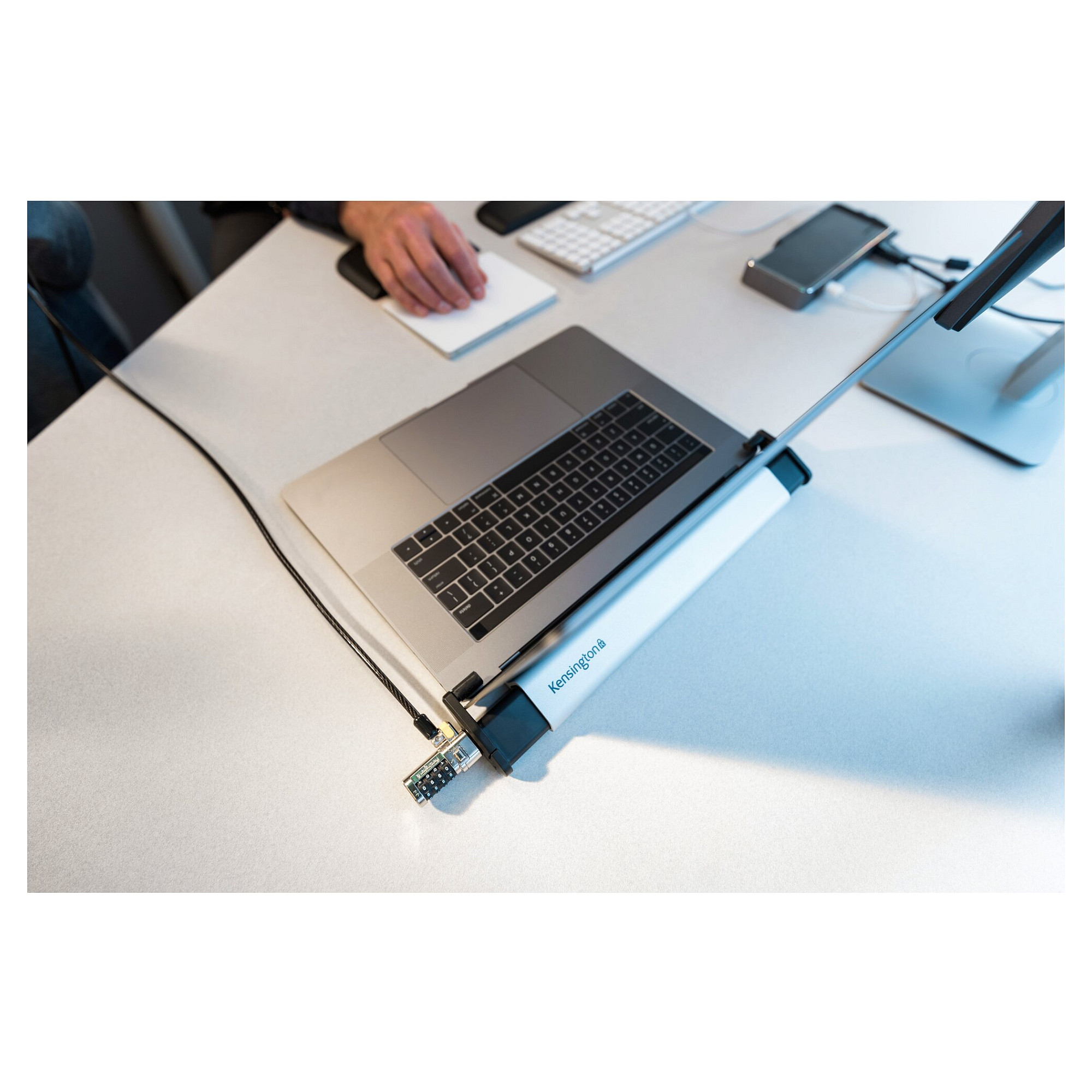Kensington Laptop Locking Station 11-15.6" without cable lock thumbnail 3