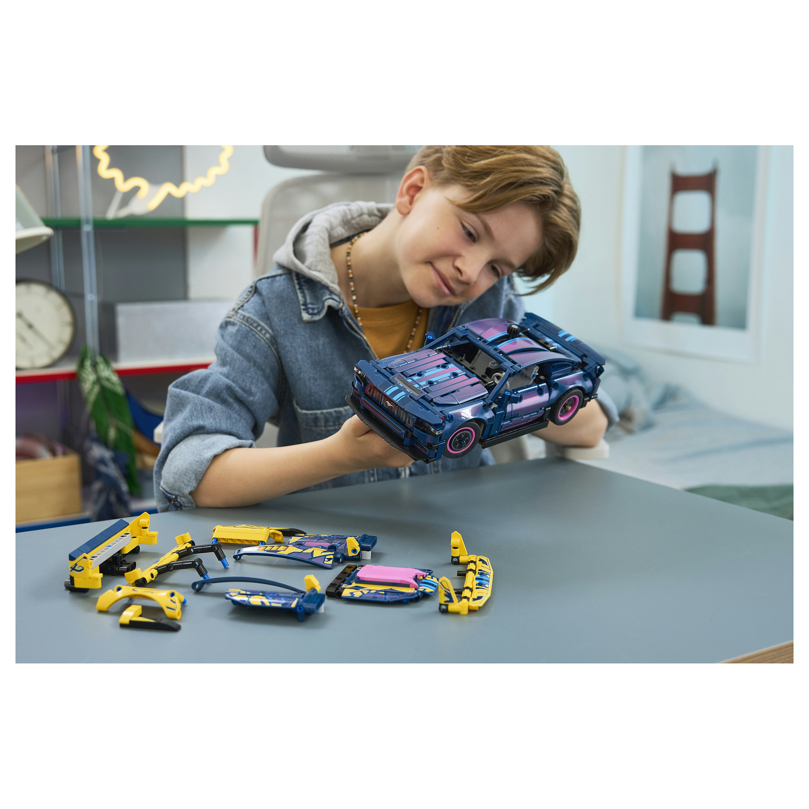 LEGO Technic 42236 thumbnail 4