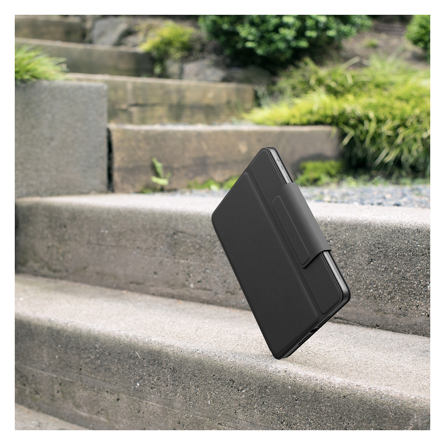 Tastierë për Tabletë Logitech Rugged Folio / iPad 7th, 8th & 9th Gen / AZERTY (FR) / Smart Connector / Full-Size / 4 Mënyra Përdorimi – Gri 10