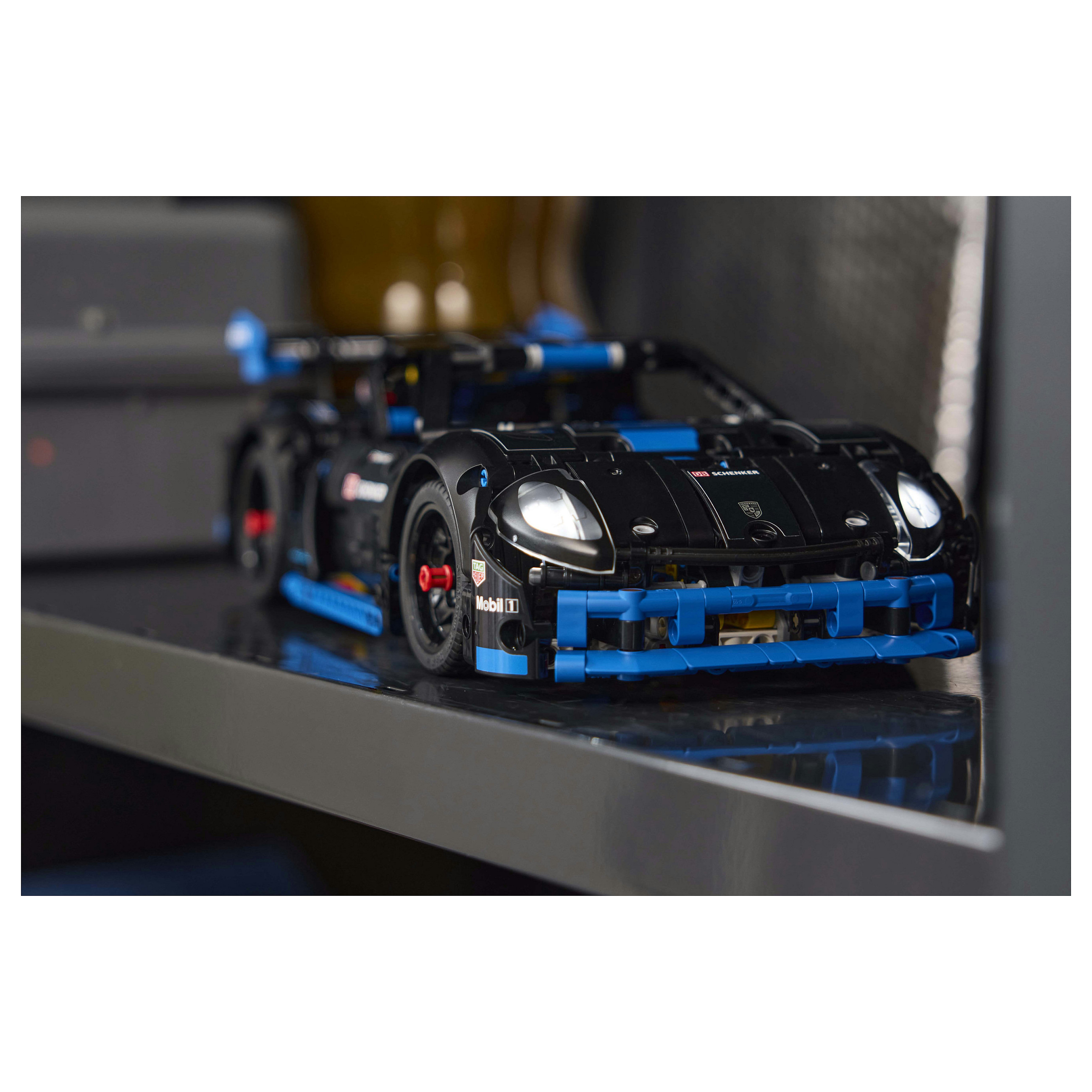 LEGO Technic Porsche GT4 e-Performance Race Car 42176 thumbnail 6