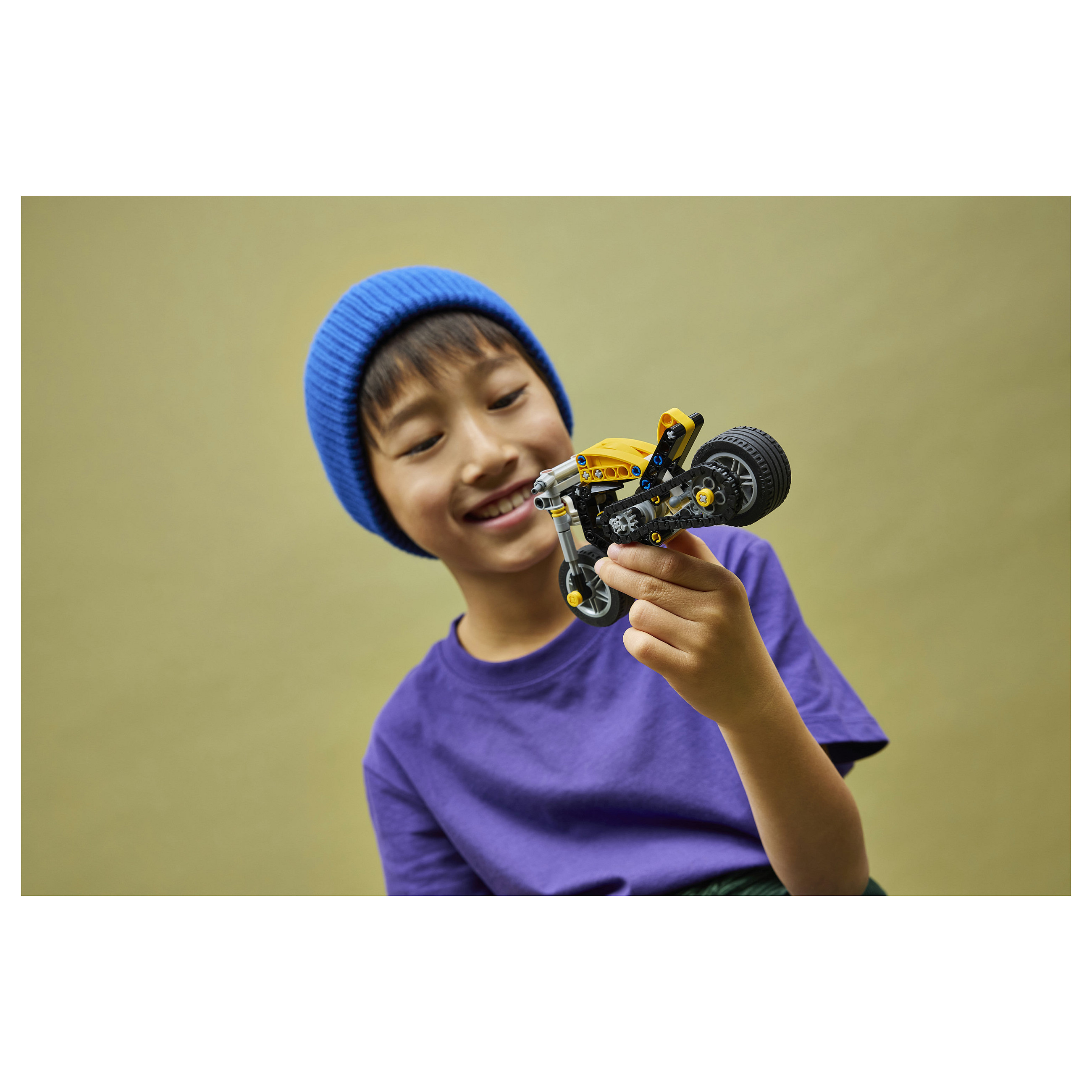 LEGO Technic Yellow Motorbike 42225 thumbnail 5