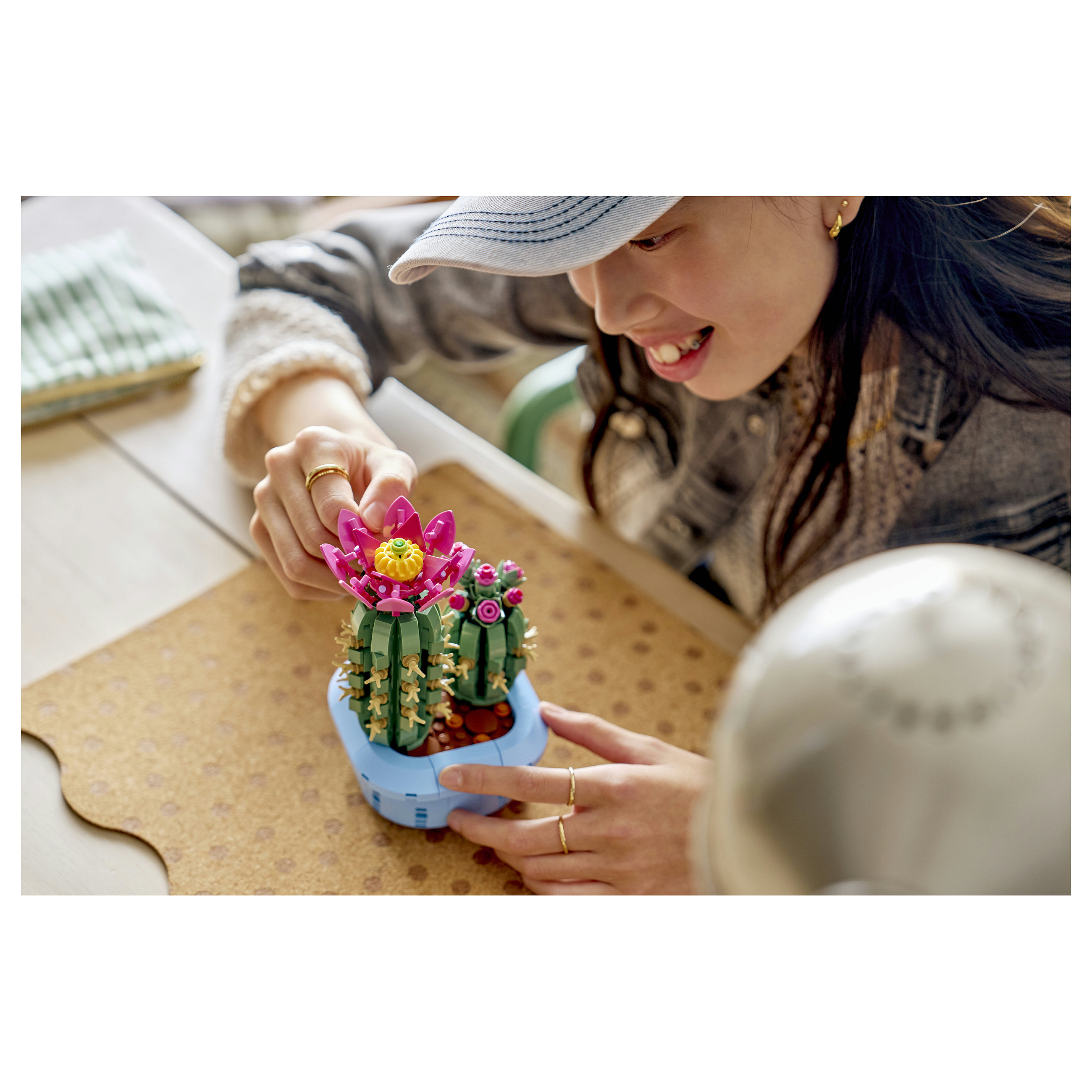 LEGO Botanicals Flowering Cactus 11509 thumbnail 3