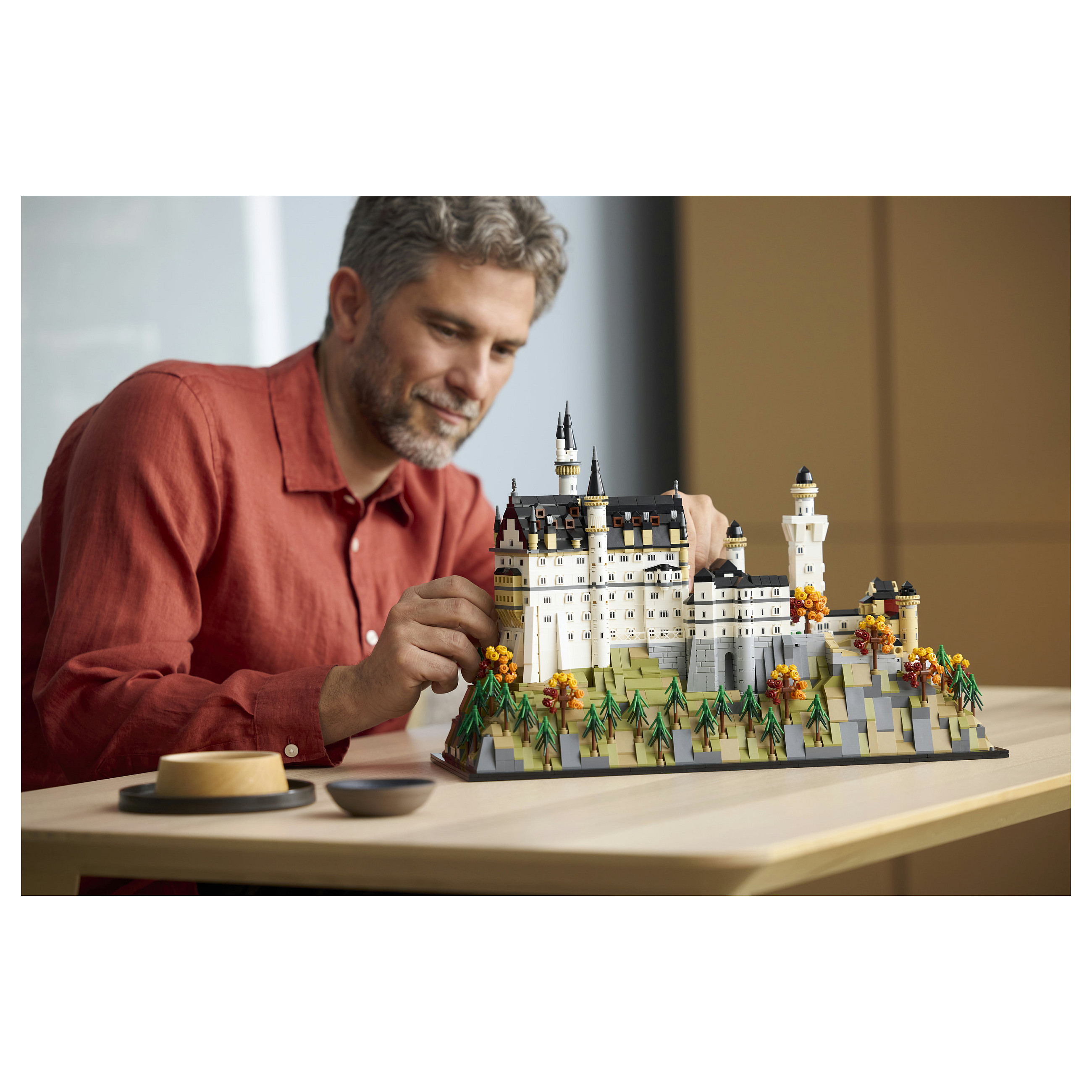 LEGO Architecture Neuschwanstein Castle 21063 thumbnail 4