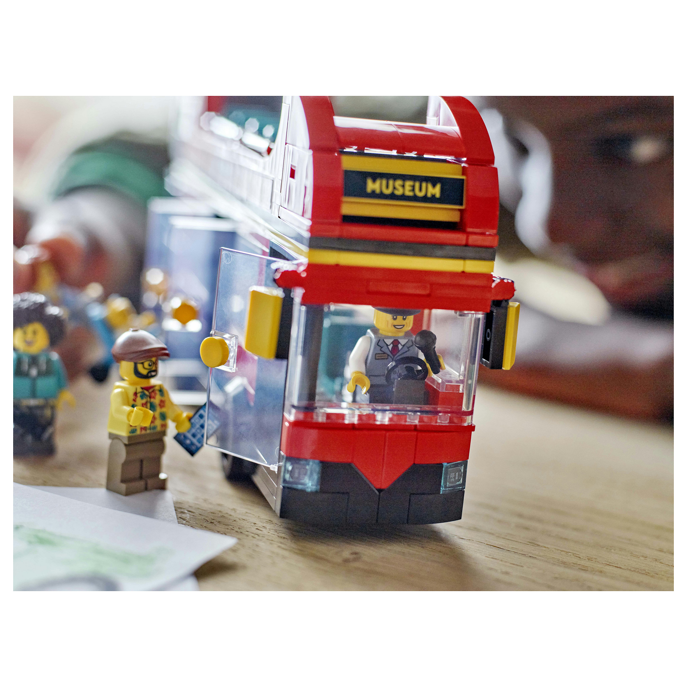 LEGO City Red Double-Decker Sightseeing Bus thumbnail 5
