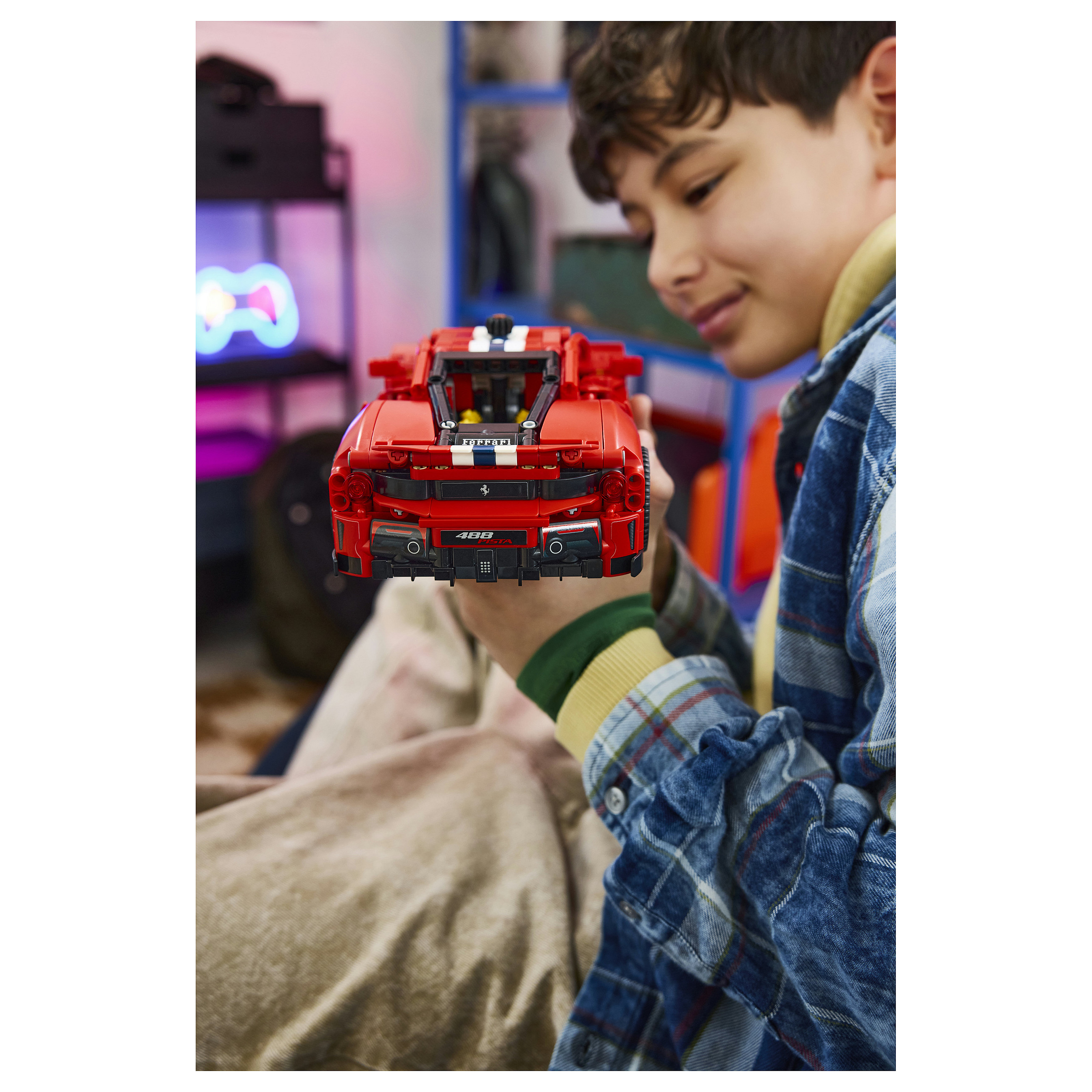 LEGO Technic Ferrari 488 PISTA Auto thumbnail 5