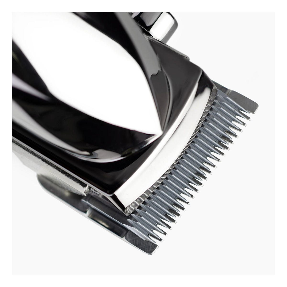 Makinë për Prerjen e Flokëve BaByliss Super-X Metal / E996E / Tehe Çeliku Japonez / 10 Krehra / 180 Minuta / Pa Kabllo – Gri 7
