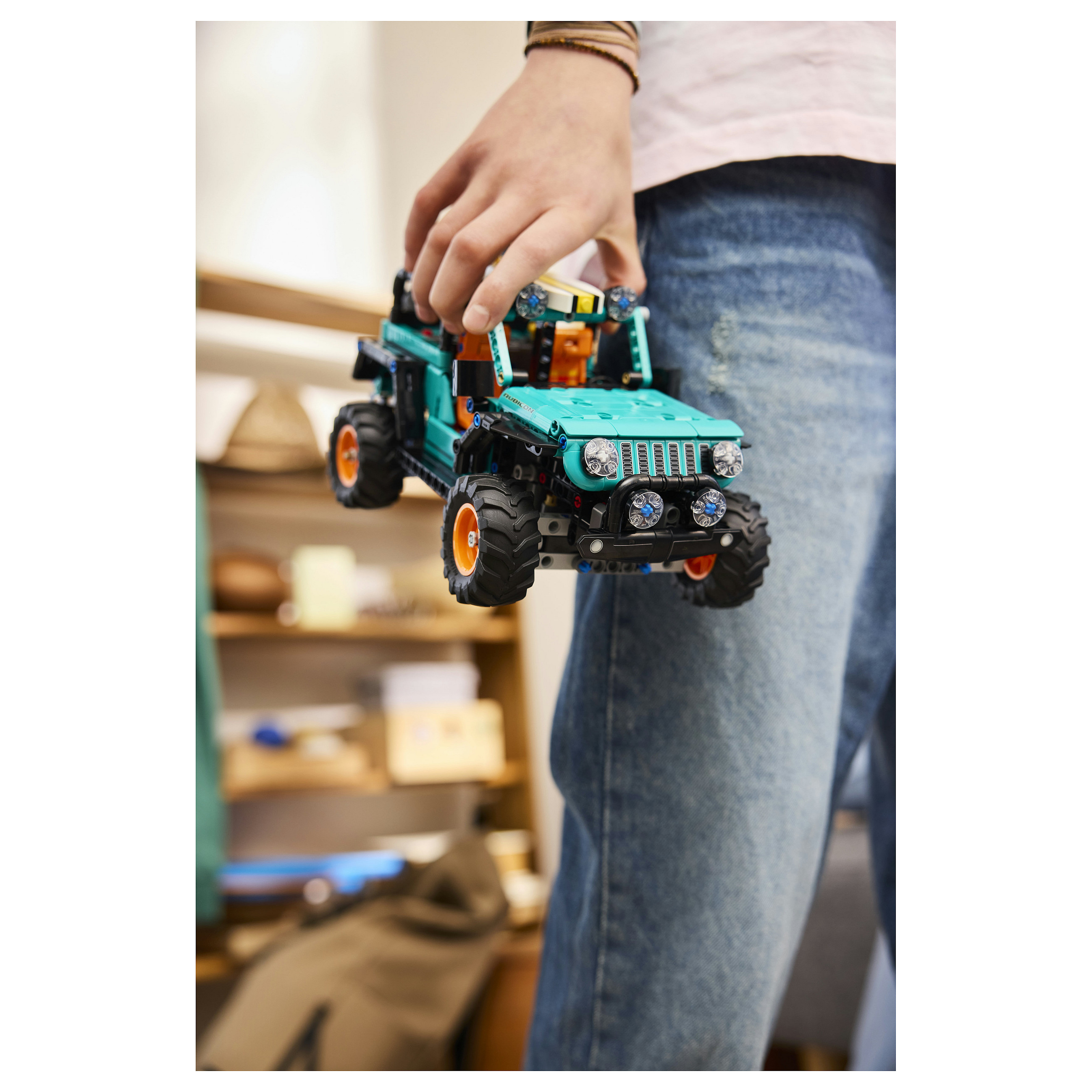 LEGO Technic 42227 building toy thumbnail 3